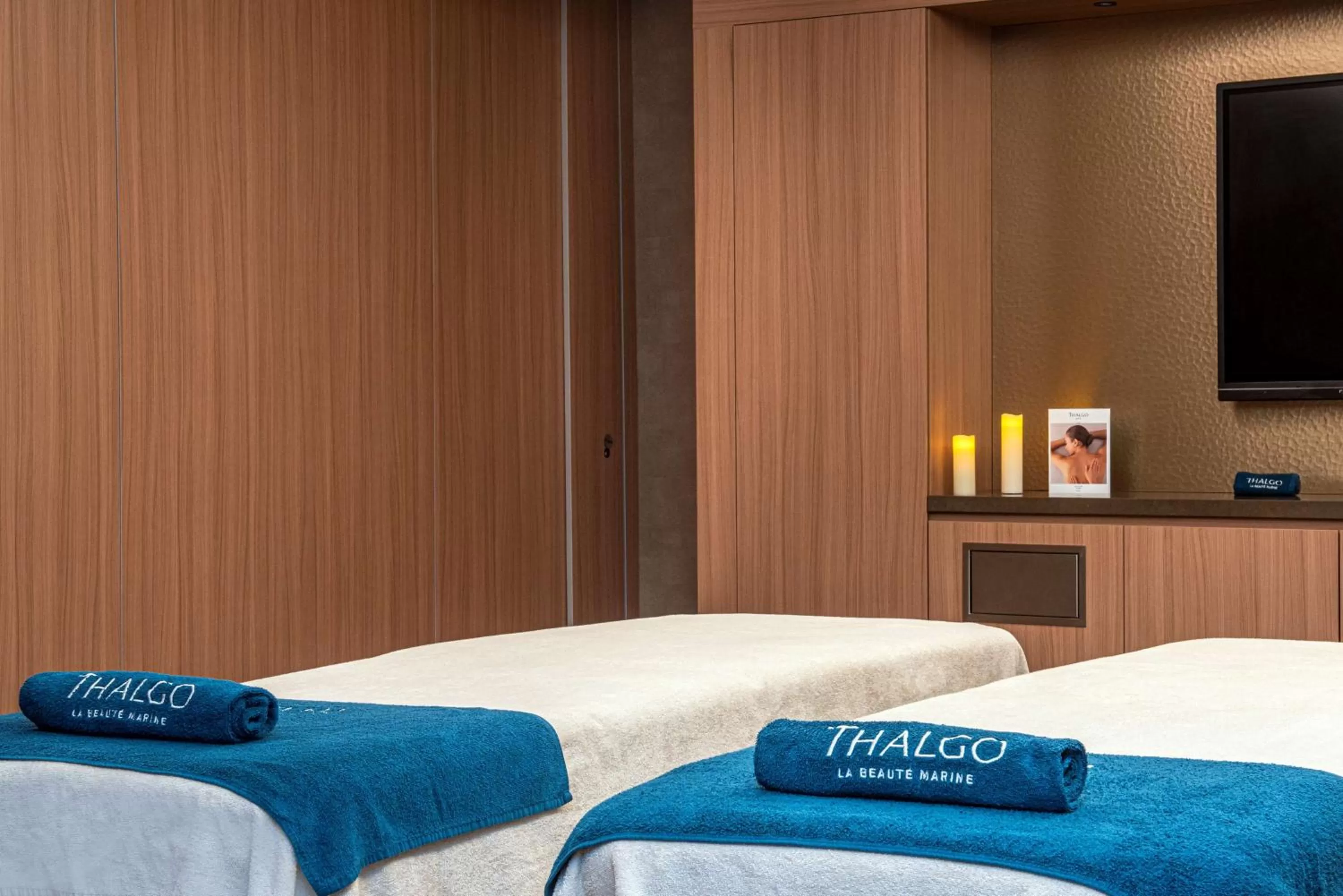 Spa and wellness centre/facilities, Bed in Radisson Blu Hotel, Rouen Centre