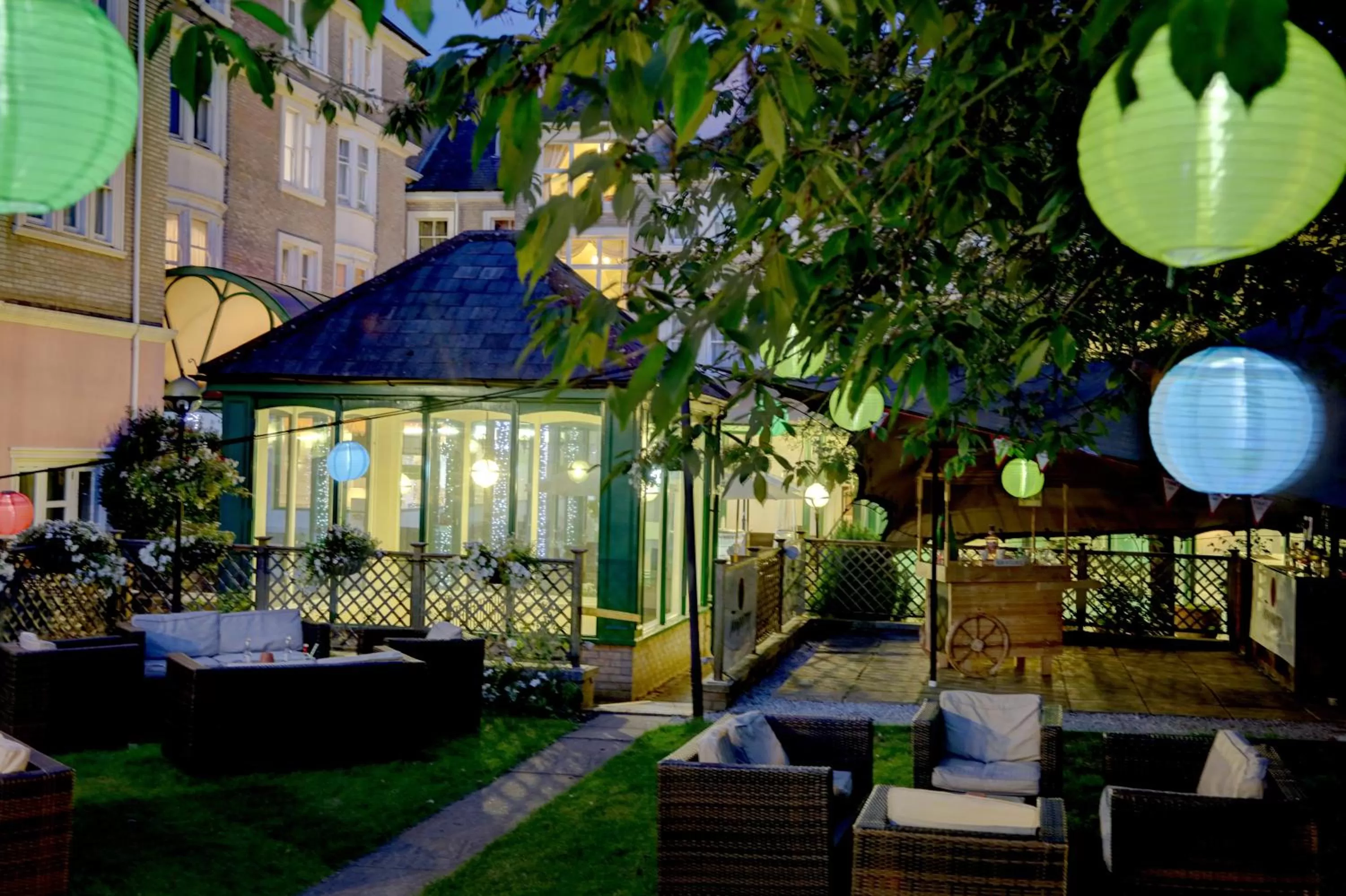 Garden in Norfolk Royale Hotel