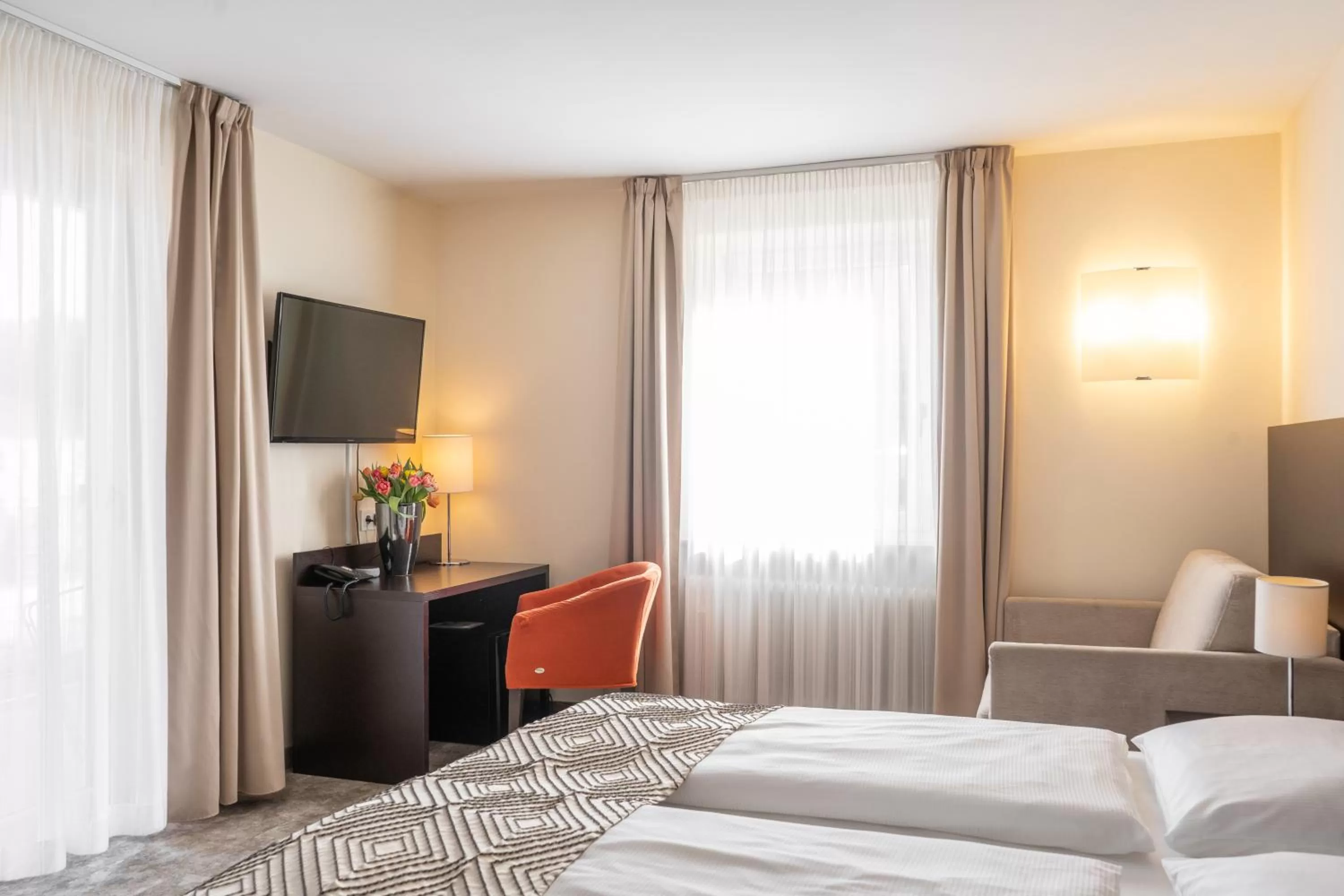 Staff, Bed in Galerie Hotel