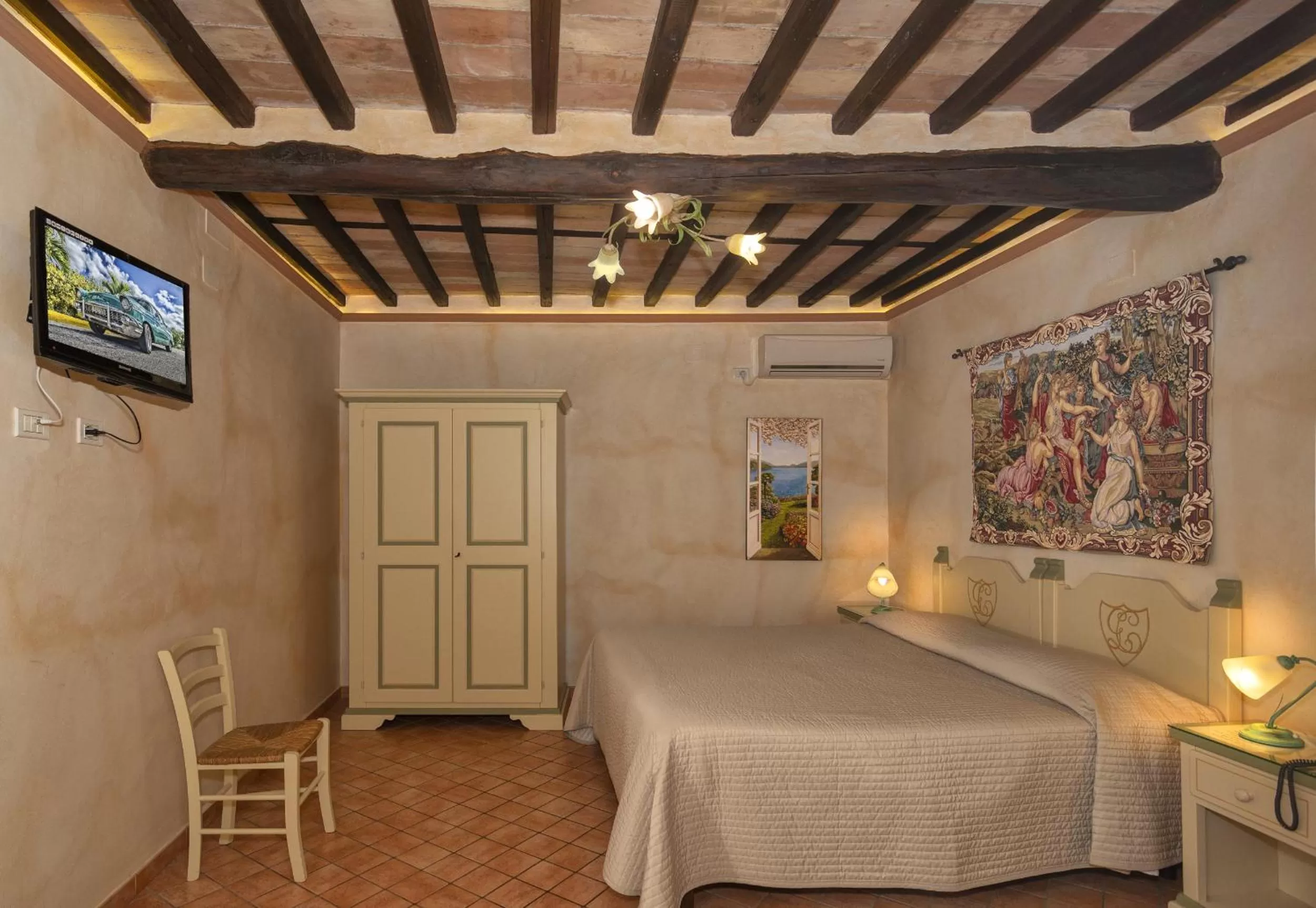 Photo of the whole room, Bed in Hotel Villa Cheli