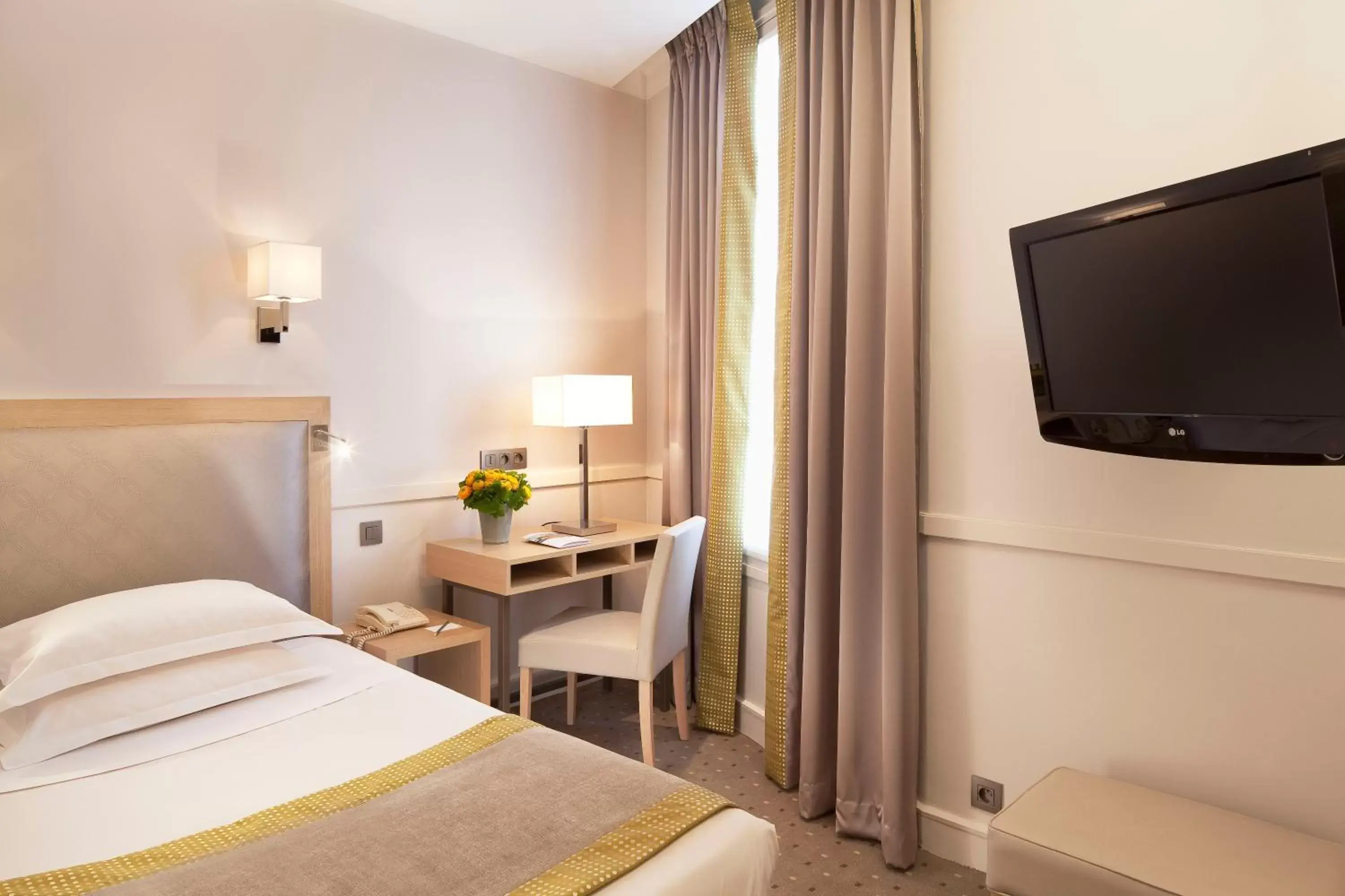 Standard Single Room in Floride-Etoile Standard Single Room in Floride-Etoile