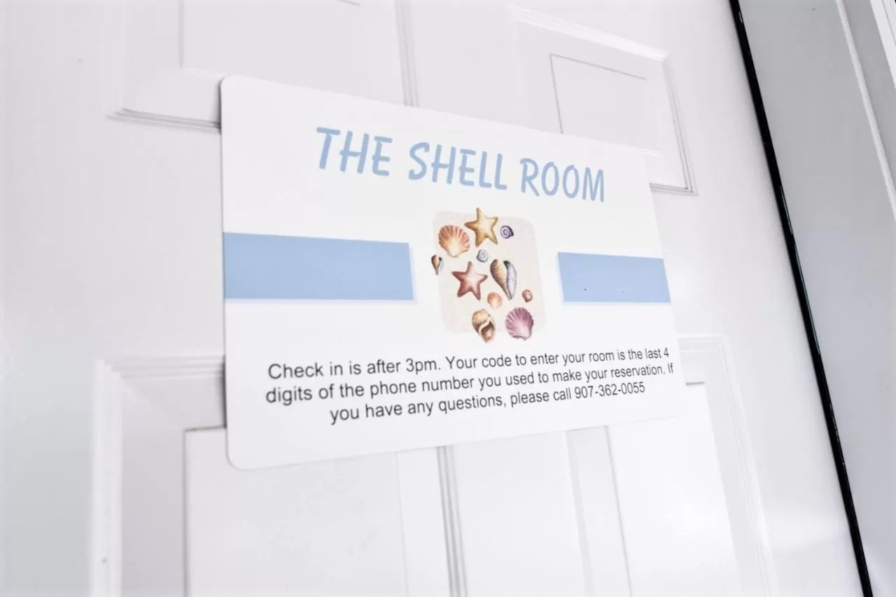 Facade/entrance in Sea Treasures Inn