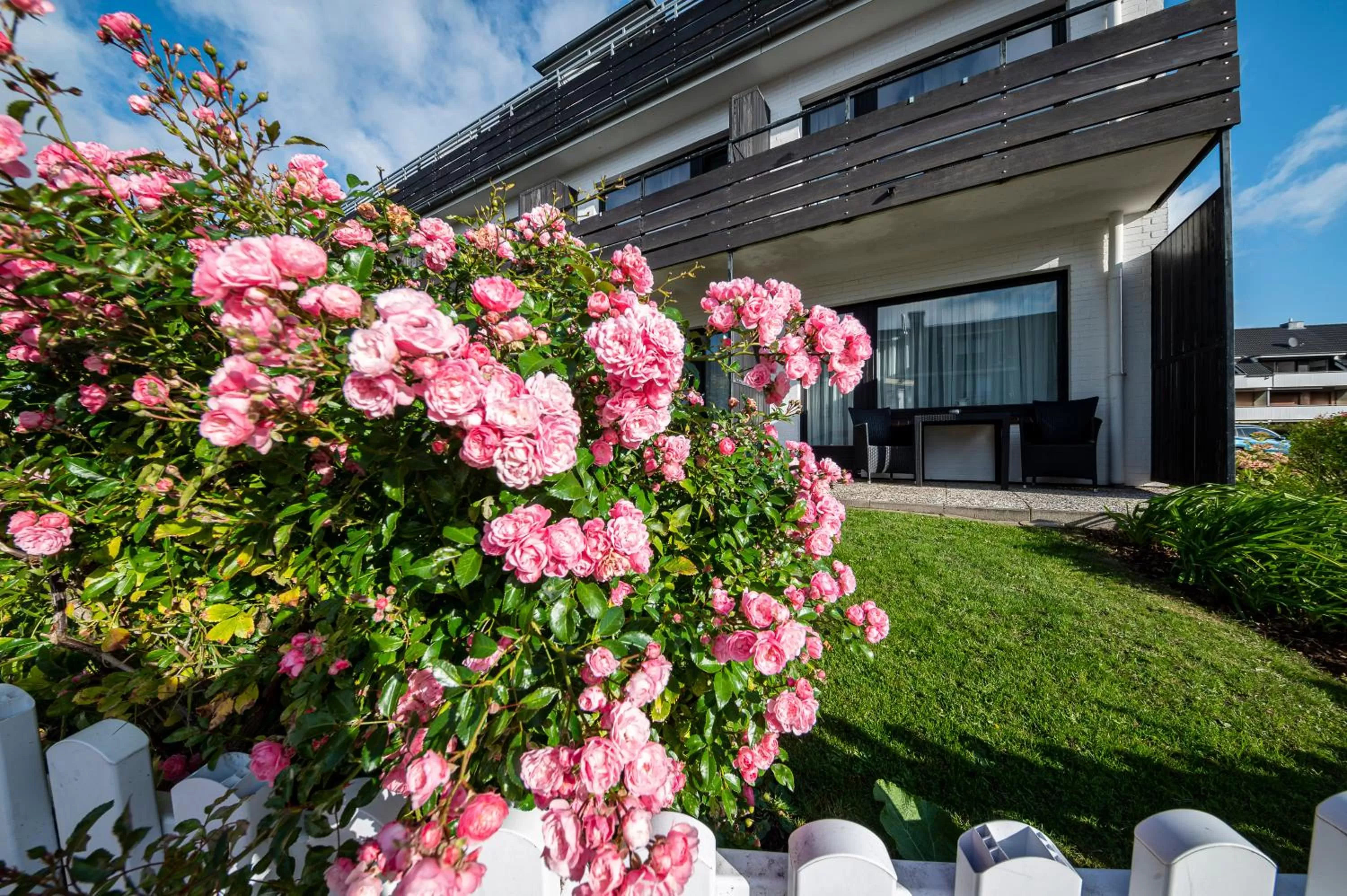 Garden, Property Building in Das Frühstückshotel Büsum
