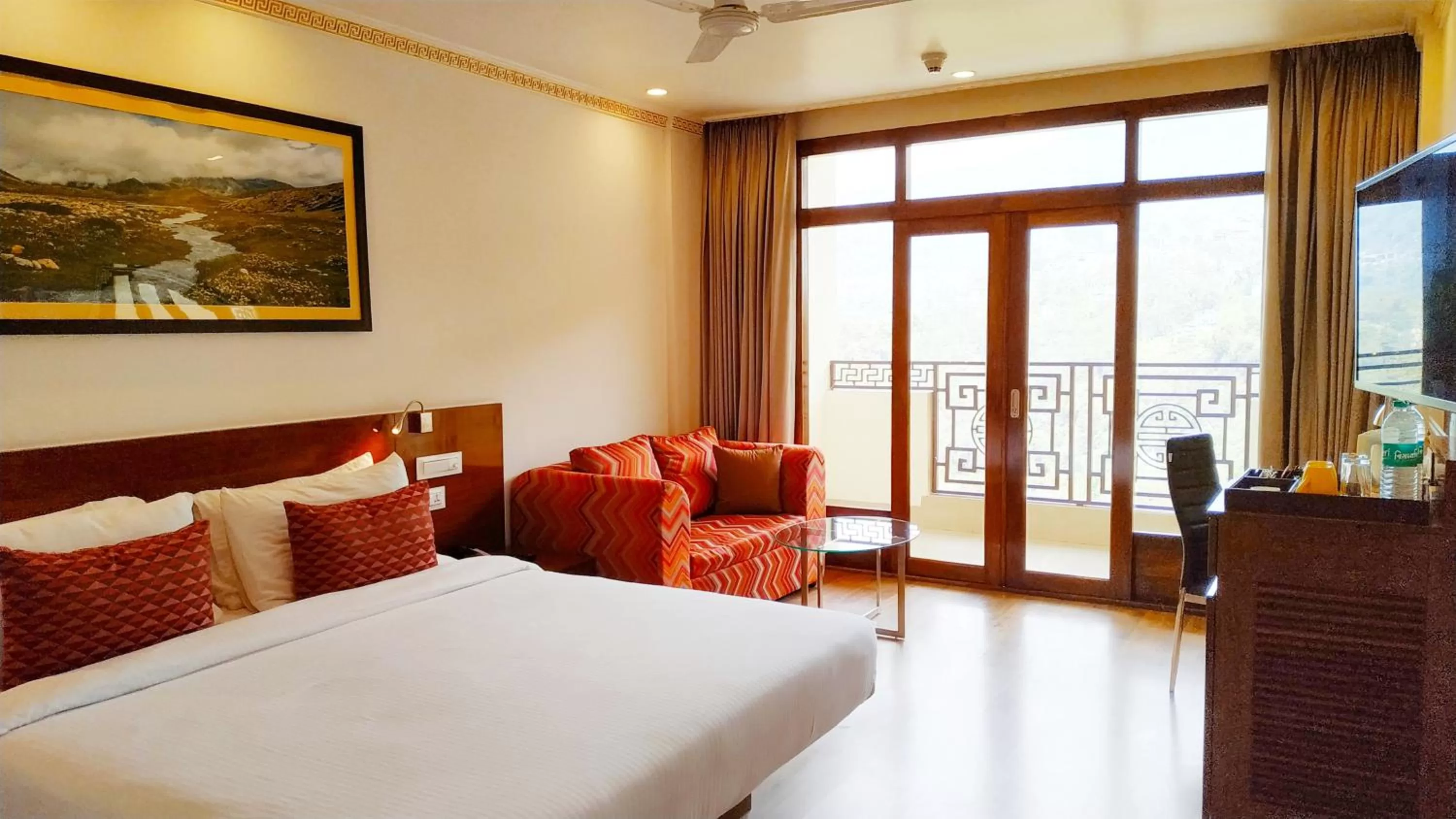 Bedroom, Bed in Lemon Tree Hotel Gangtok