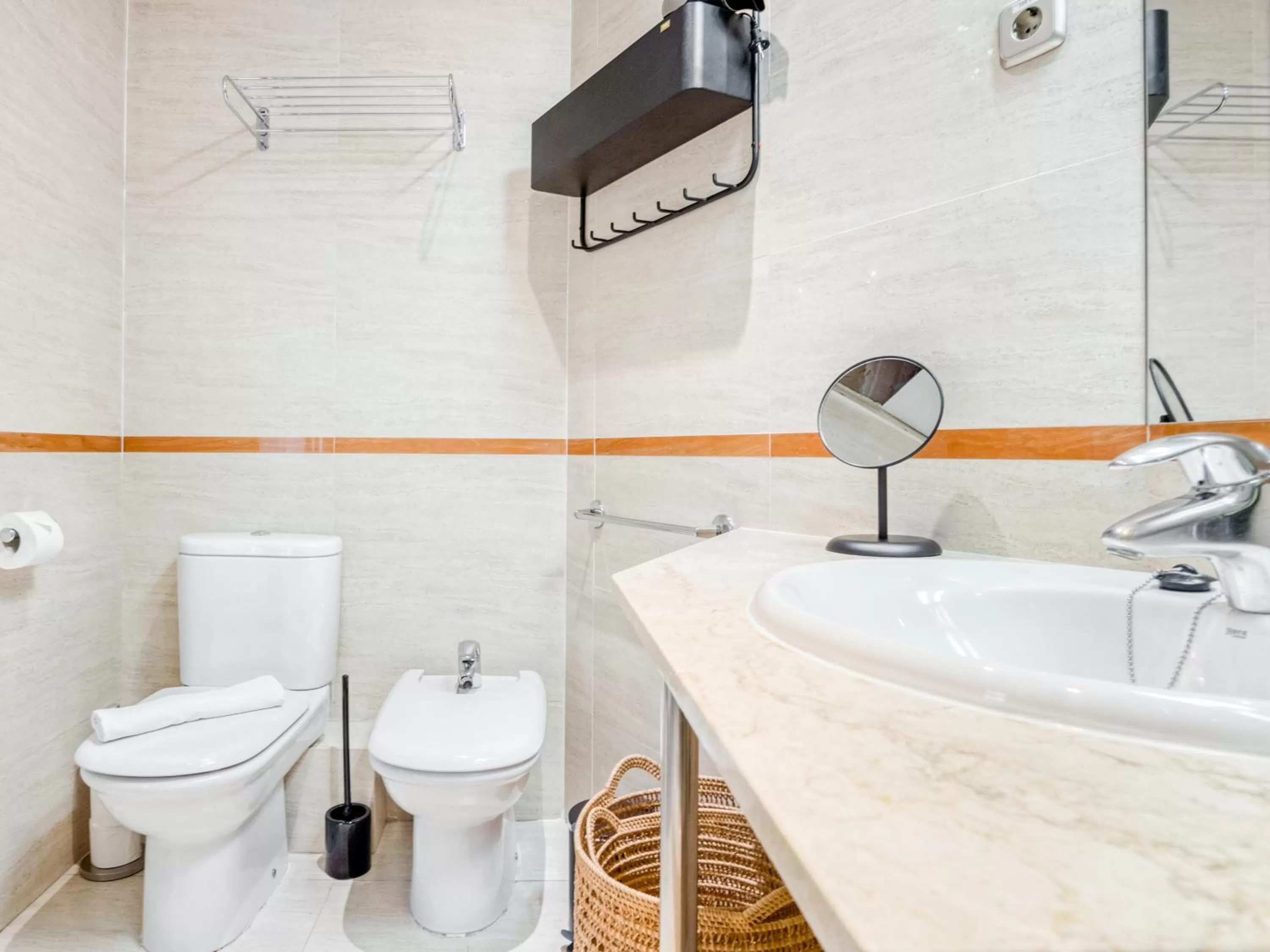 Bathroom in Limehome Madrid Calle de Don Ramón de la Cruz