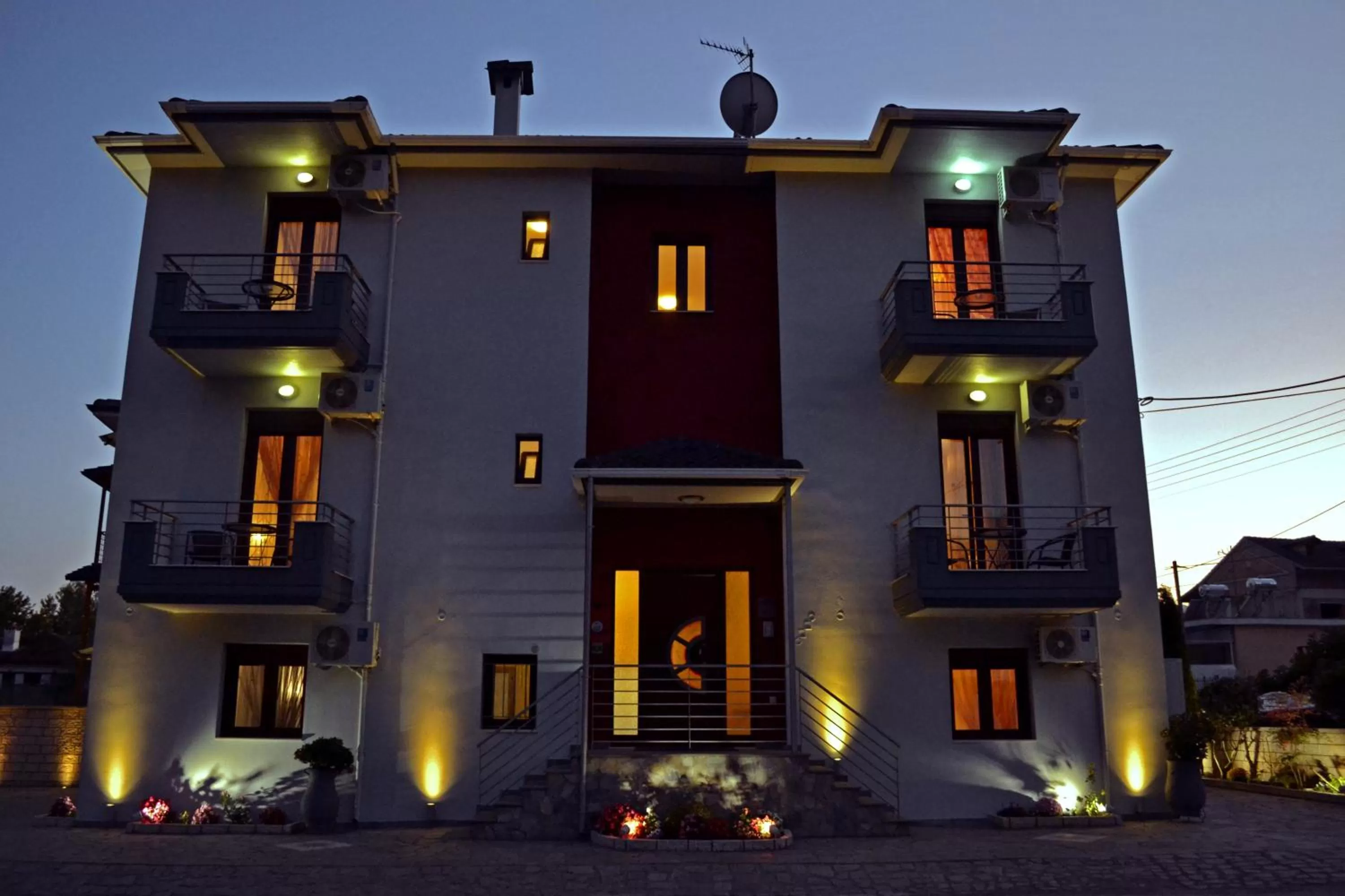 Facade/entrance in Anesis