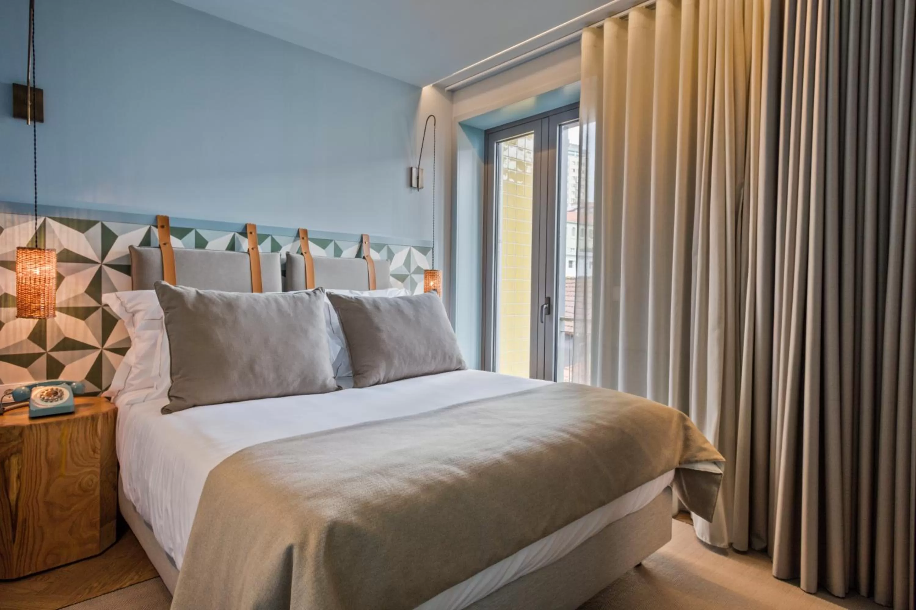 Property building, Bed in Pur Oporto Boutique Hotel by actahotels