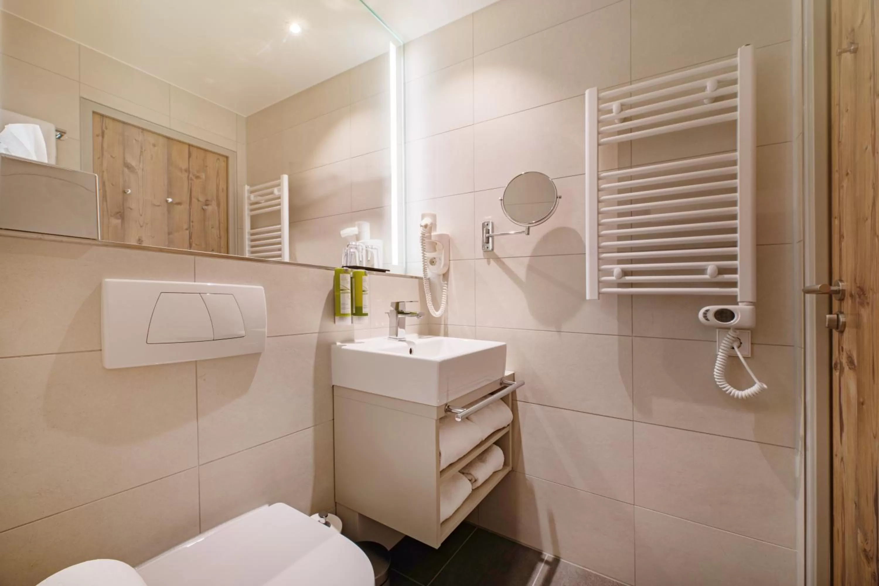 Photo of the whole room, Bathroom in feelMOOR - Gesundresort Bad Wurzach