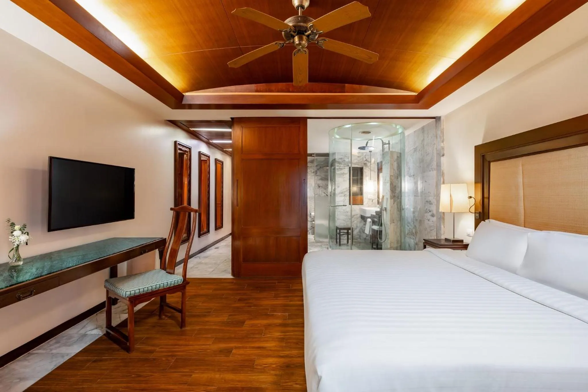 Photo of the whole room, Bed in Centara Grand Beach Resort Phuket