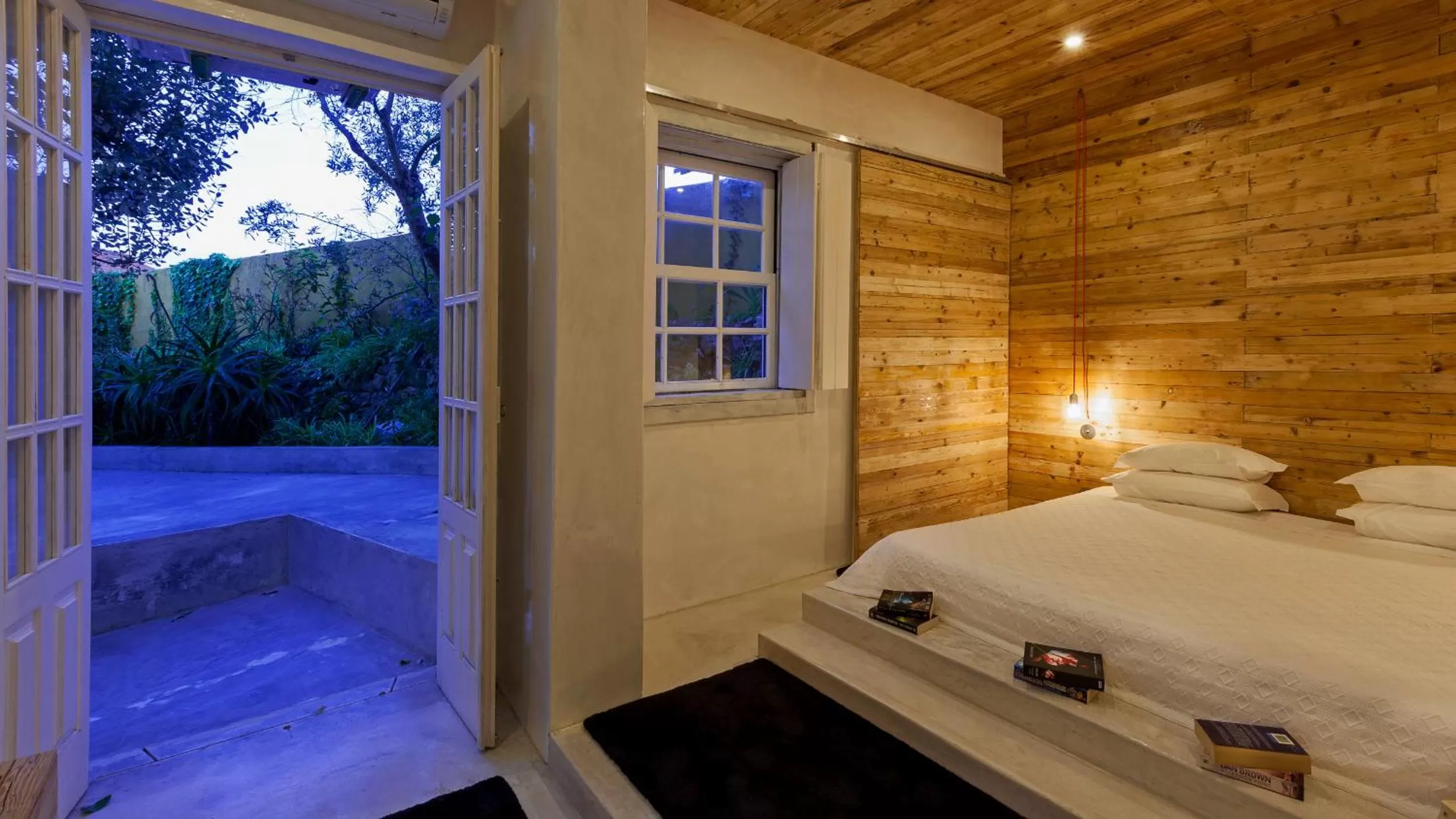 View (from property/room), Bed in The Literary Man Obidos Hotel