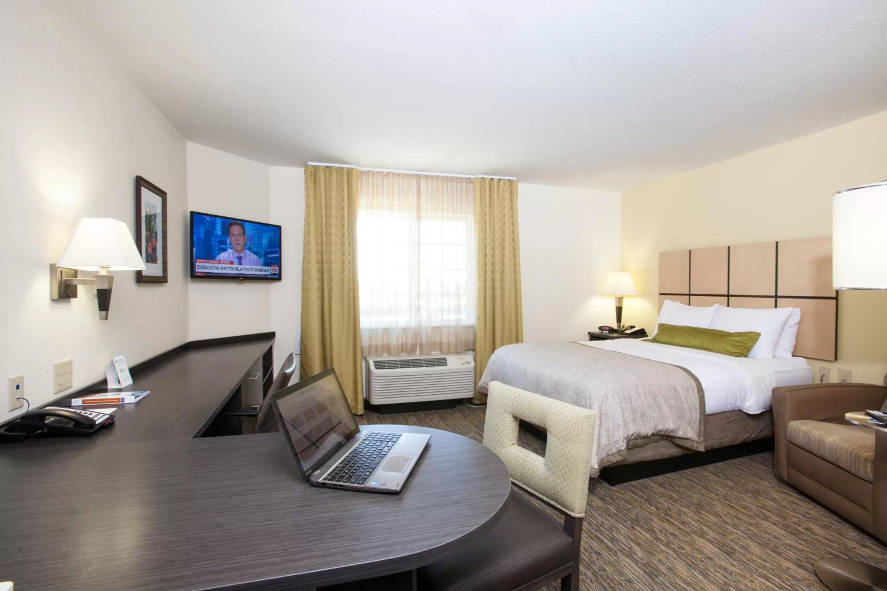 Photo of the whole room, Bed in Candlewood Suites New Braunfels by IHG