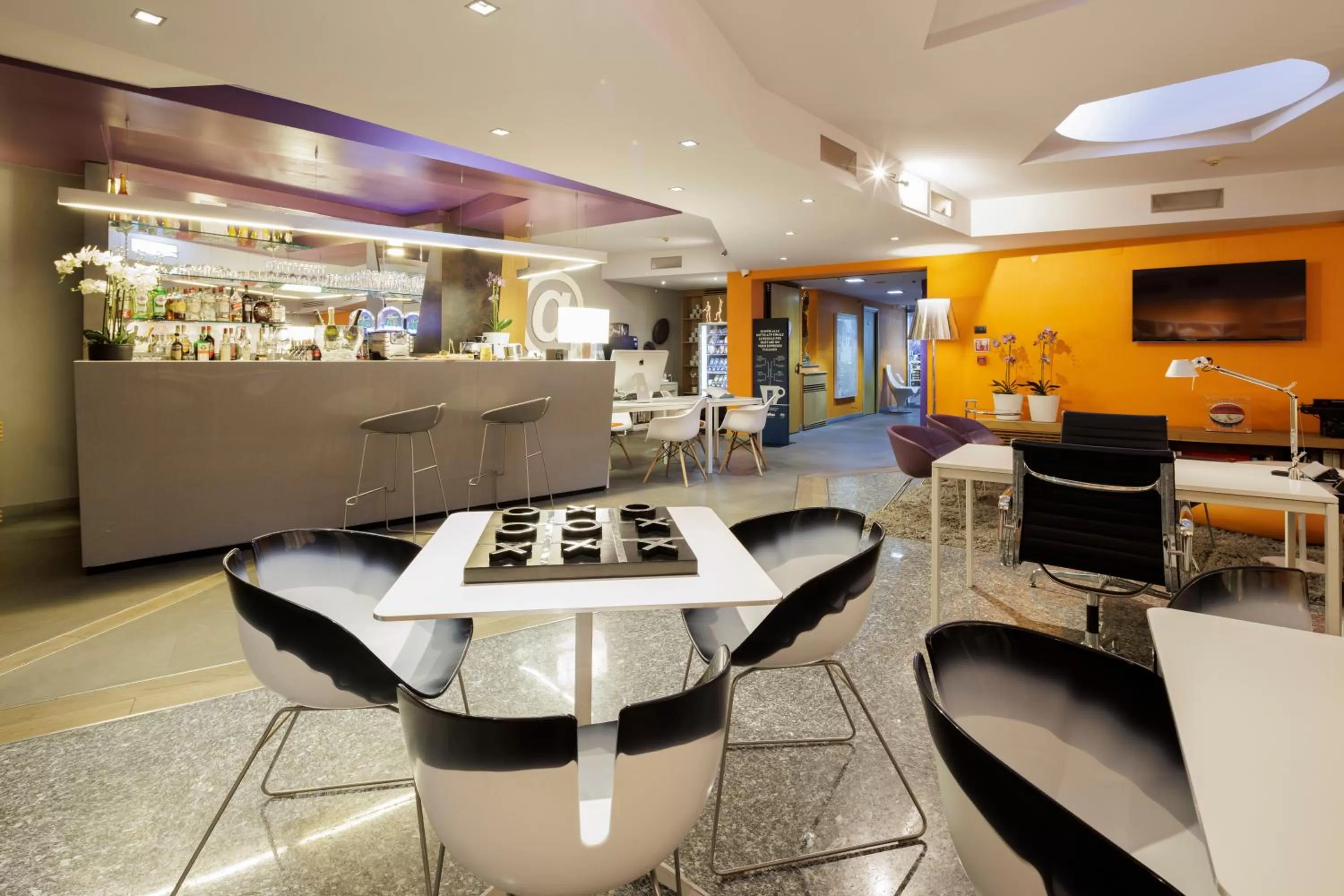Lounge or bar in Best Western Plus Executive Hotel and Suites