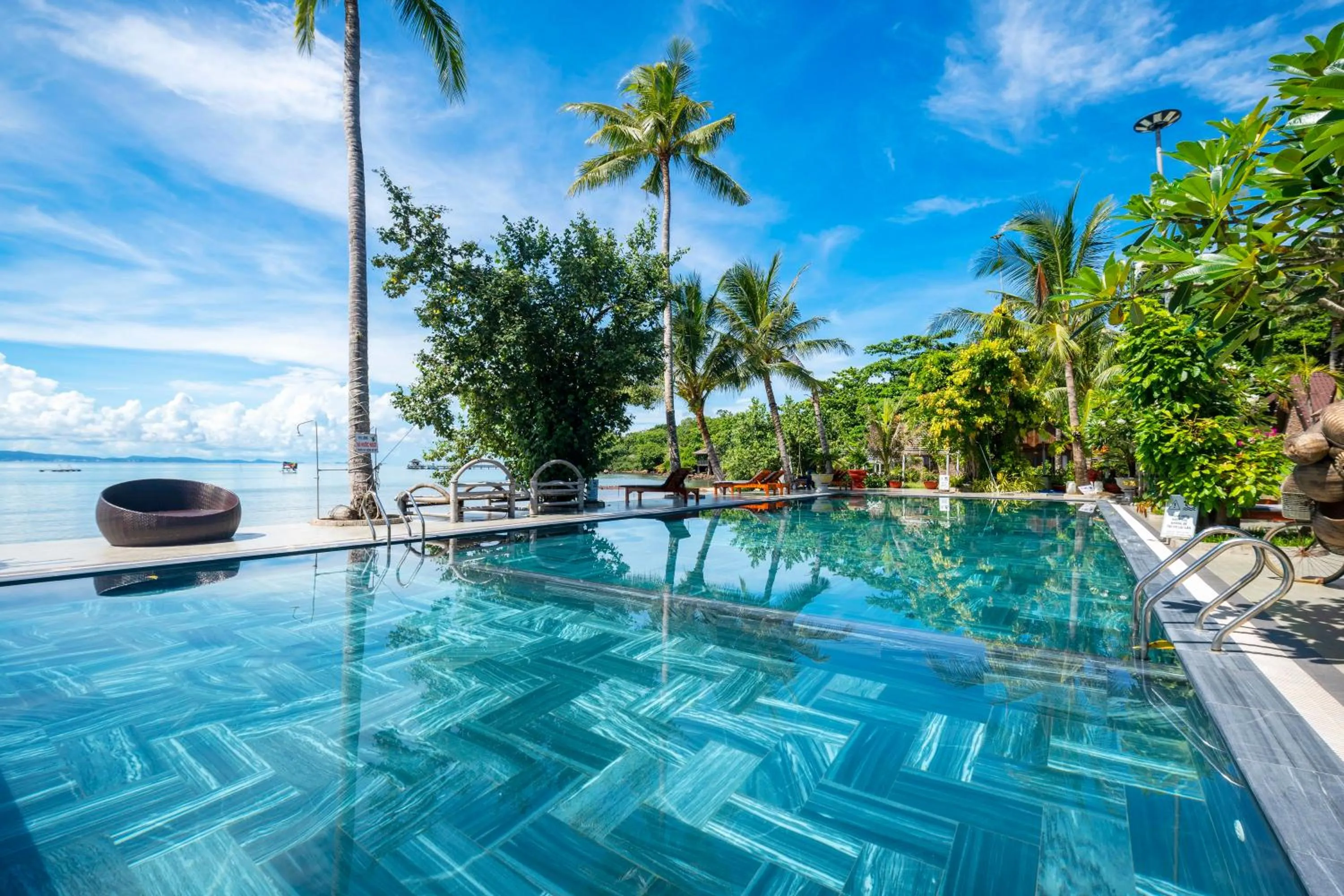 Pool view in Mai Phuong Resort Phu Quoc