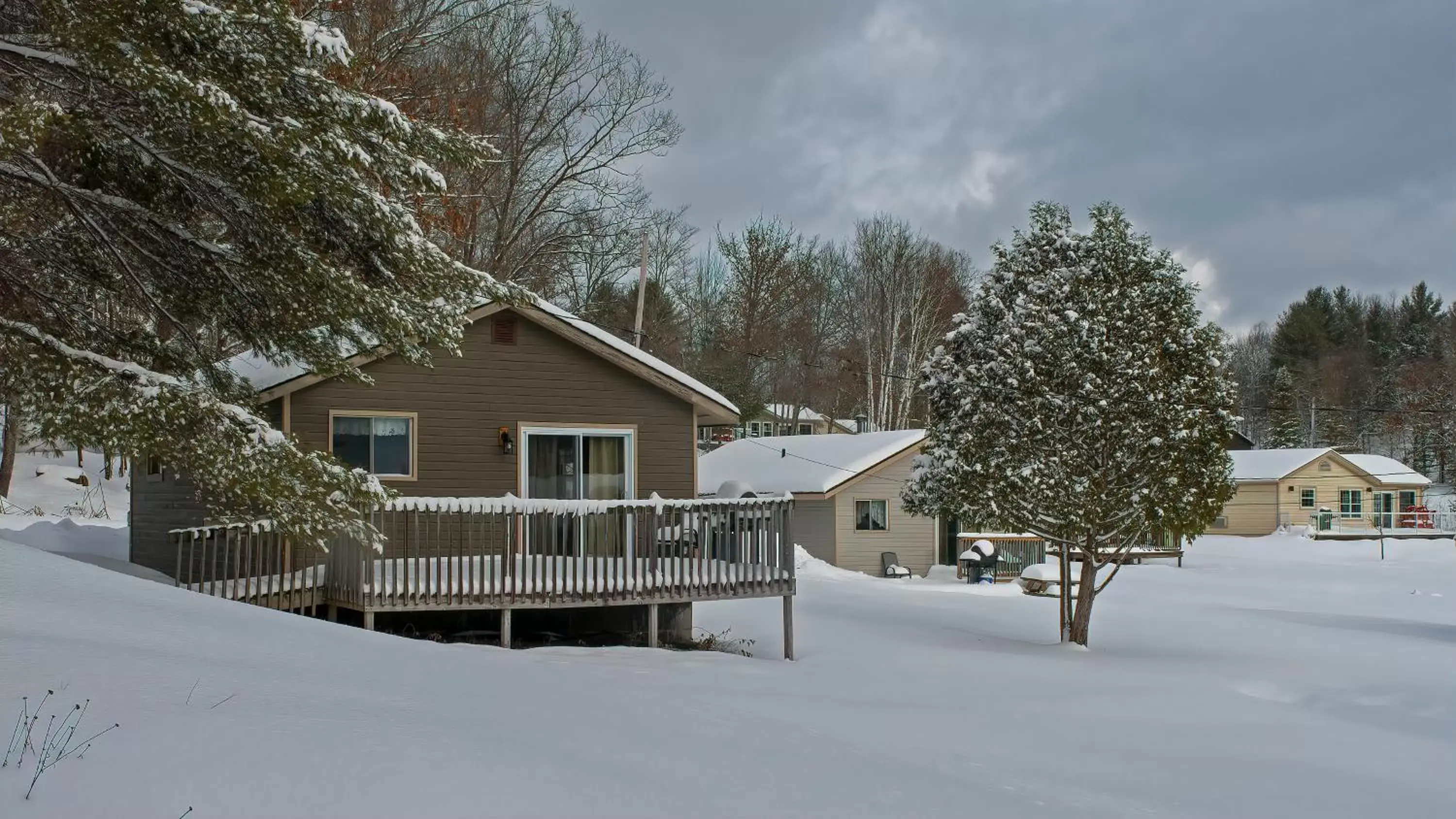 Traditional Two-Bedroom Cottage in Blue Water Acres Traditional Two-Bedroom Cottage in Blue Water Acres