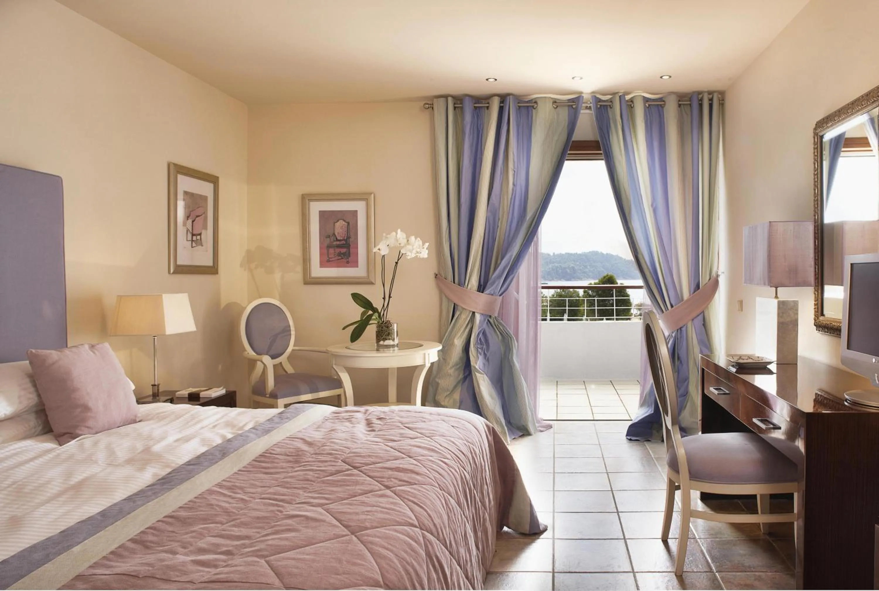 Deluxe Double Room with Sea View in Princess Resort, Santikos Collection