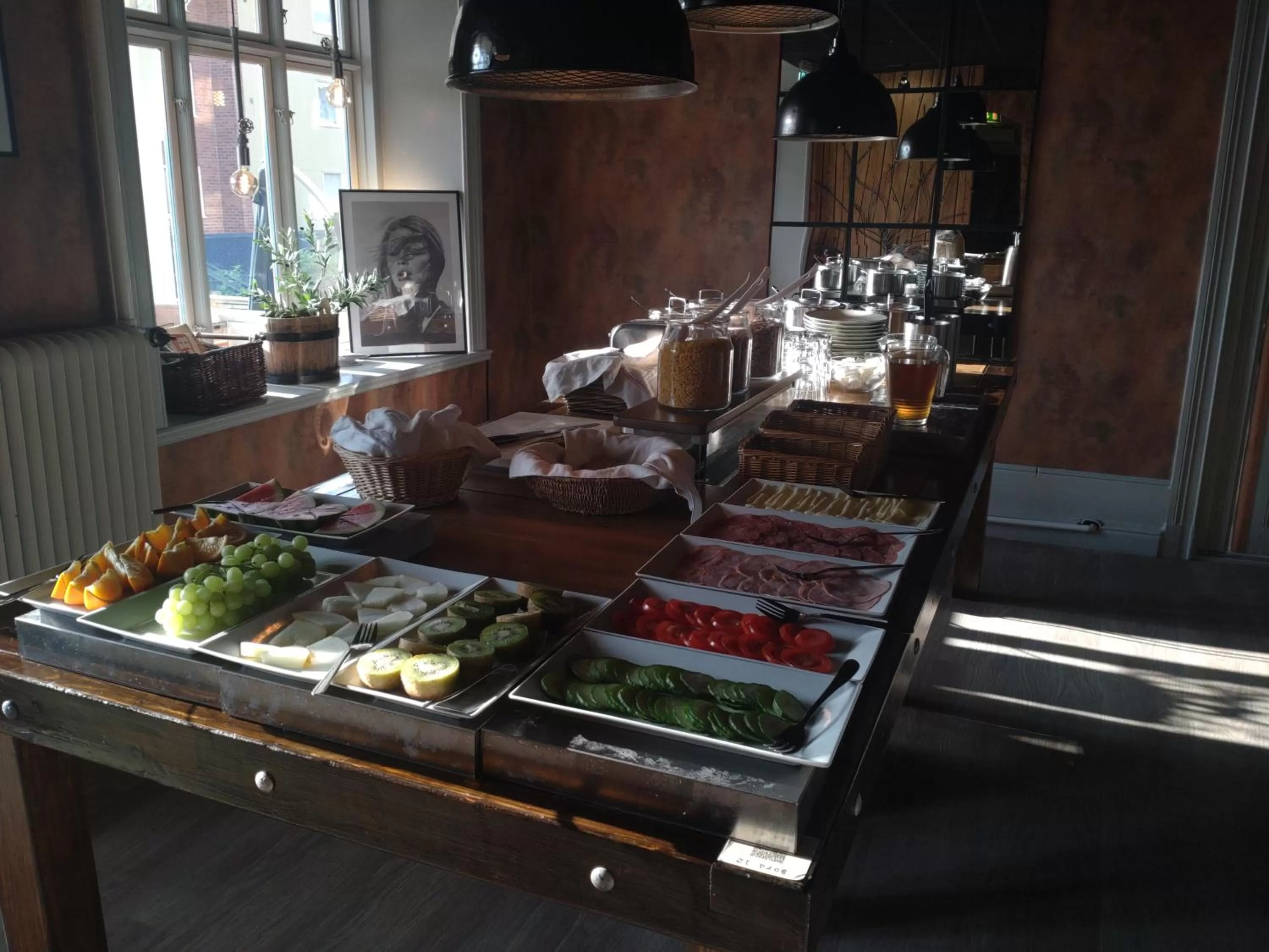 Buffet breakfast in Hotell Temperance