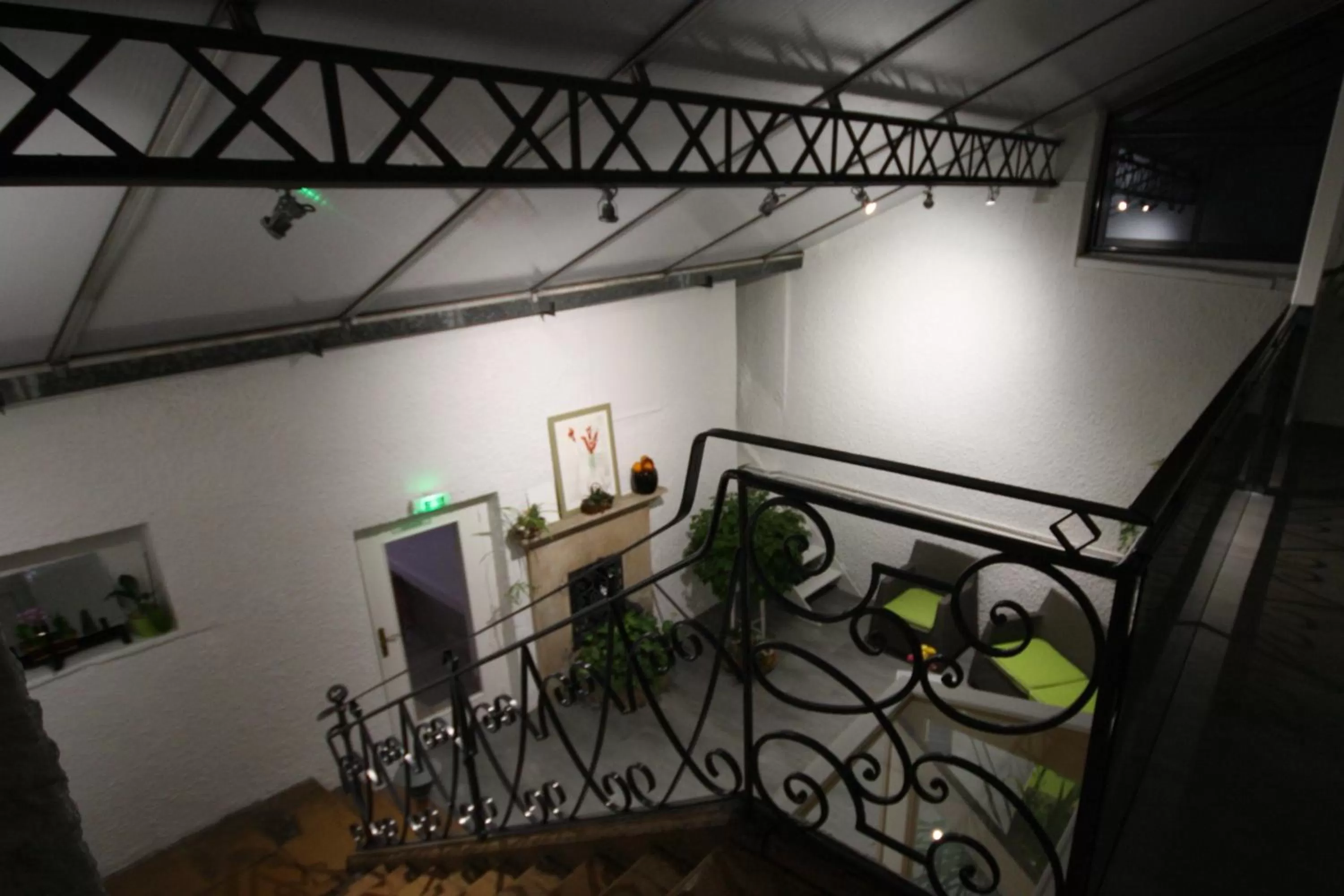 Lounge or bar in Logis Hotel L'ange Couronne