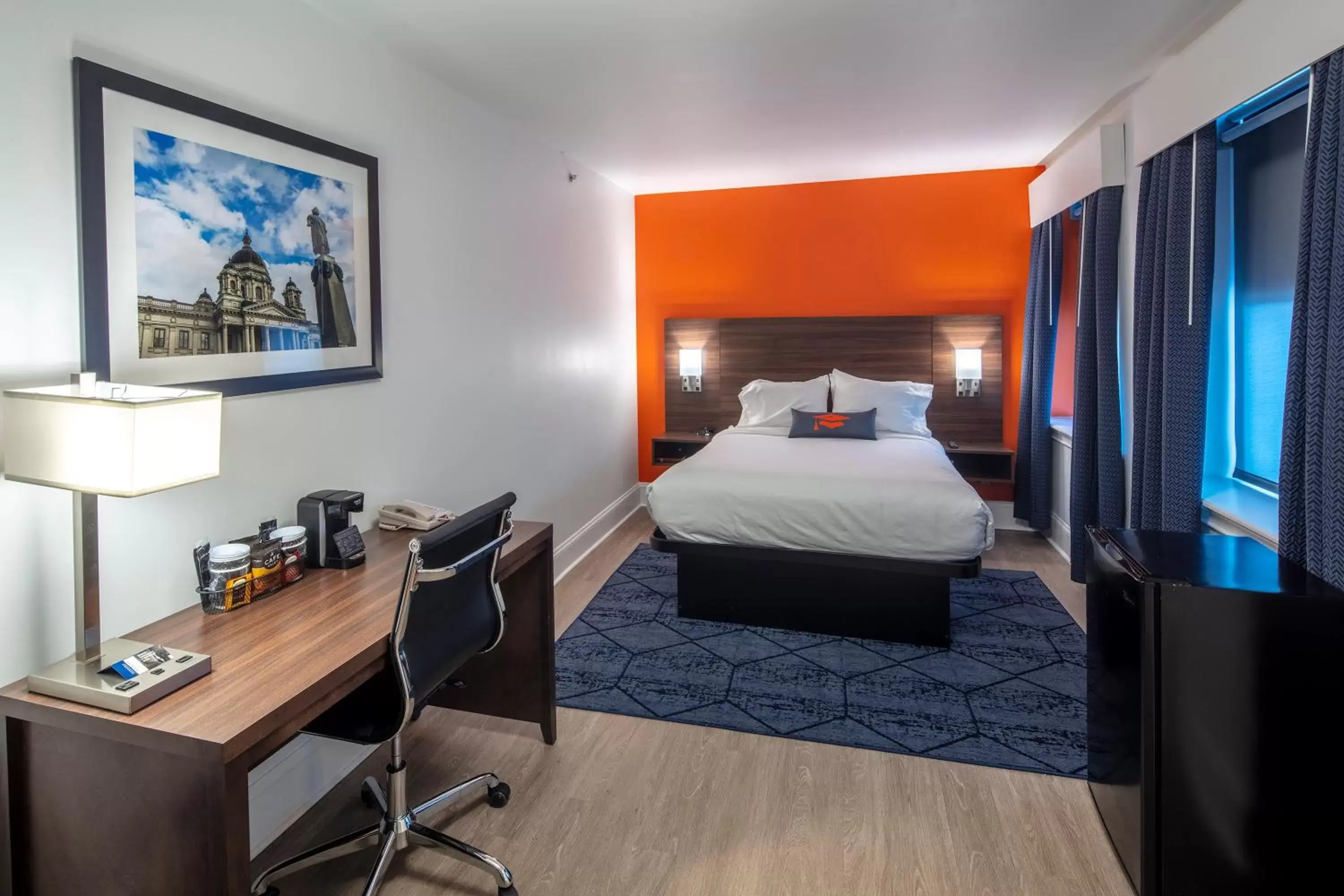 1 Queen Bed, Deluxe Room, Non-Smoking in Collegian Hotel & Suites, Trademark Collection by Wyndham 1 Queen Bed, Deluxe Room, Non-Smoking in Collegian Hotel & Suites, Trademark Collection by Wyndham