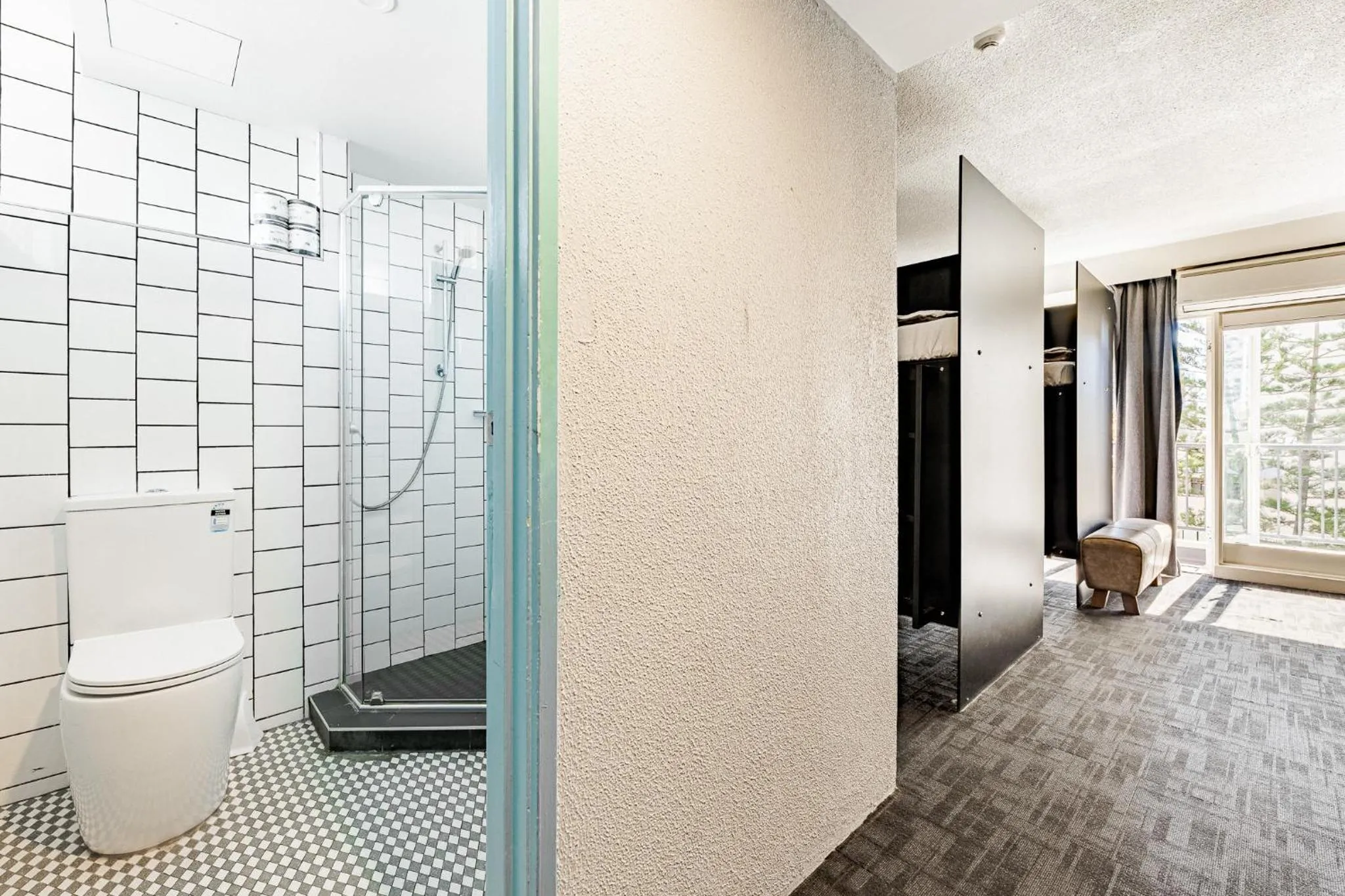 Shower in Bunk Surfers Paradise International Backpacker Hostel