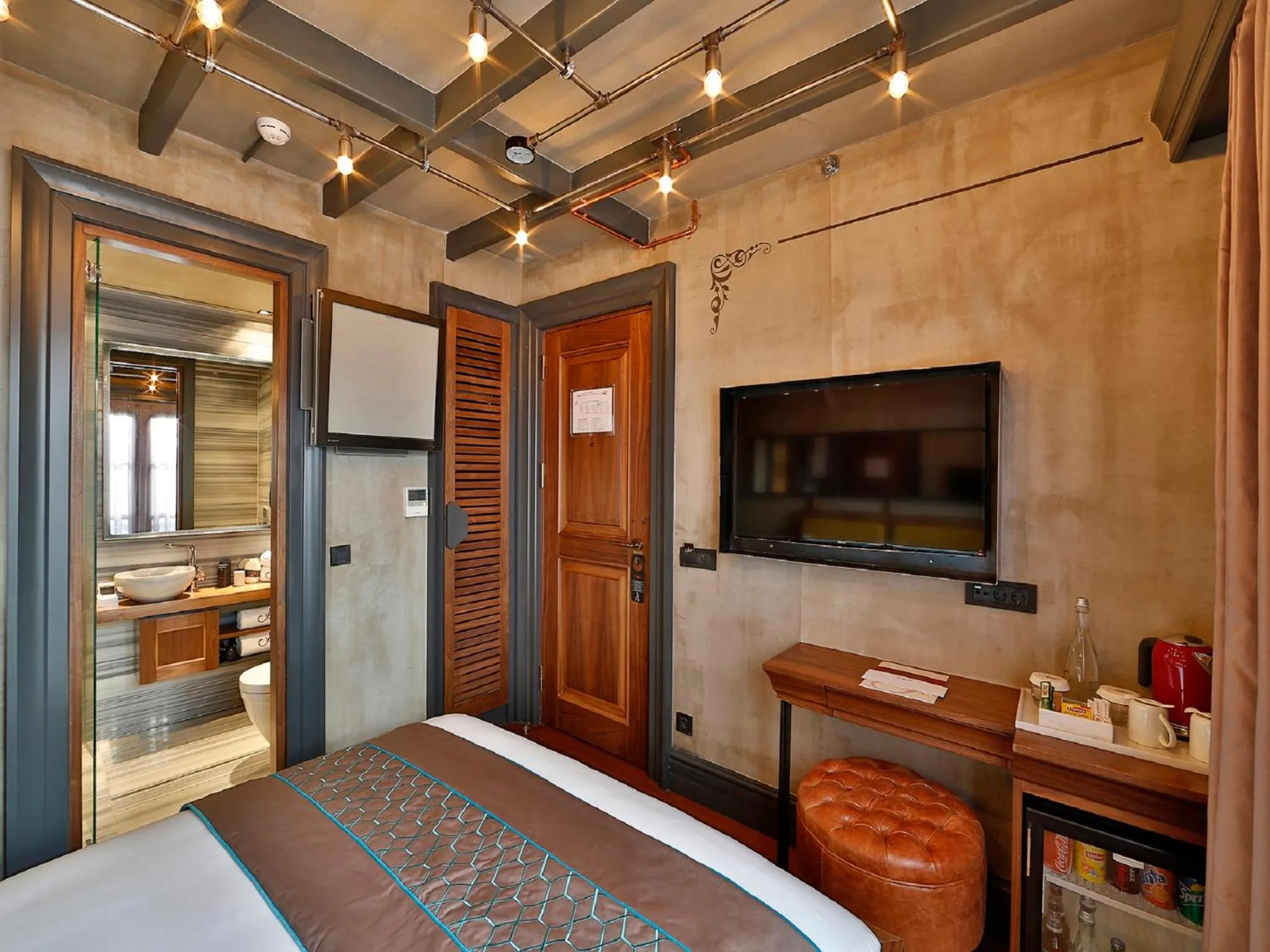 Photo of the whole room, Bed in Sanat Boutique Hotel Pera