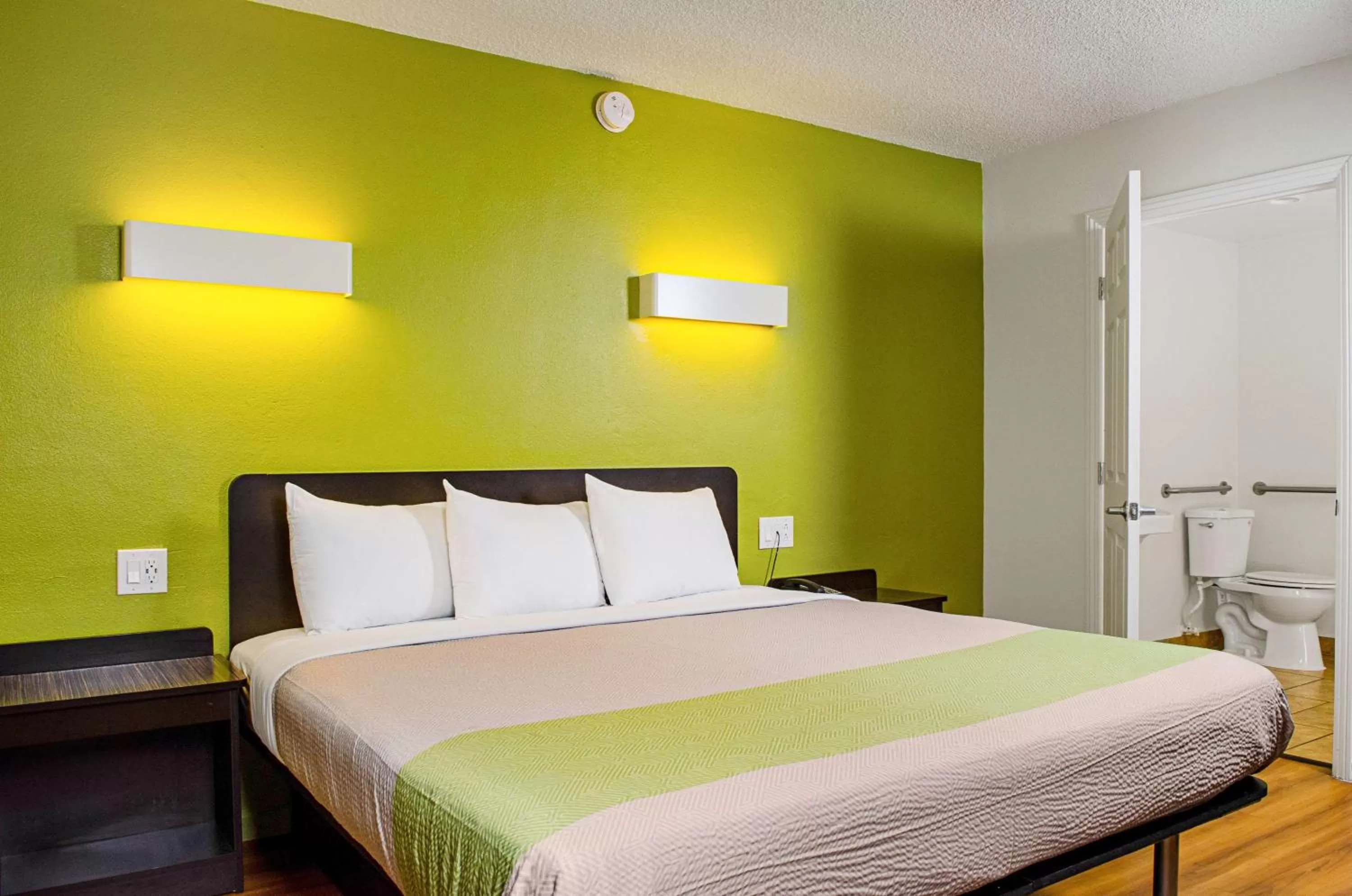 Photo of the whole room, Bed in Motel 6-Modesto, CA - Downtown