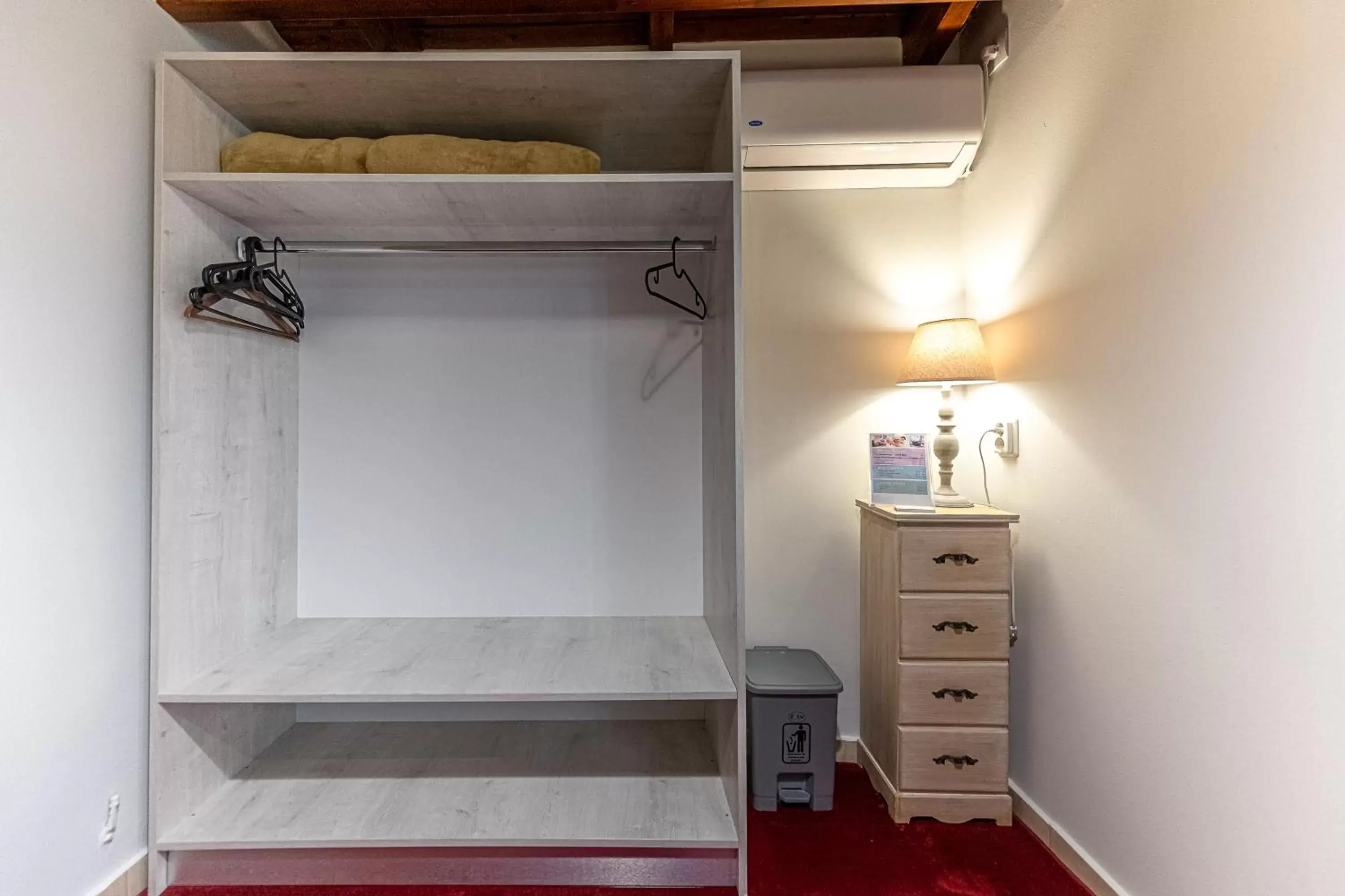 Standard Twin Room in Apartments Tina FREE transfer from-to the airport Standard Twin Room in Apartments Tina FREE transfer from-to the airport