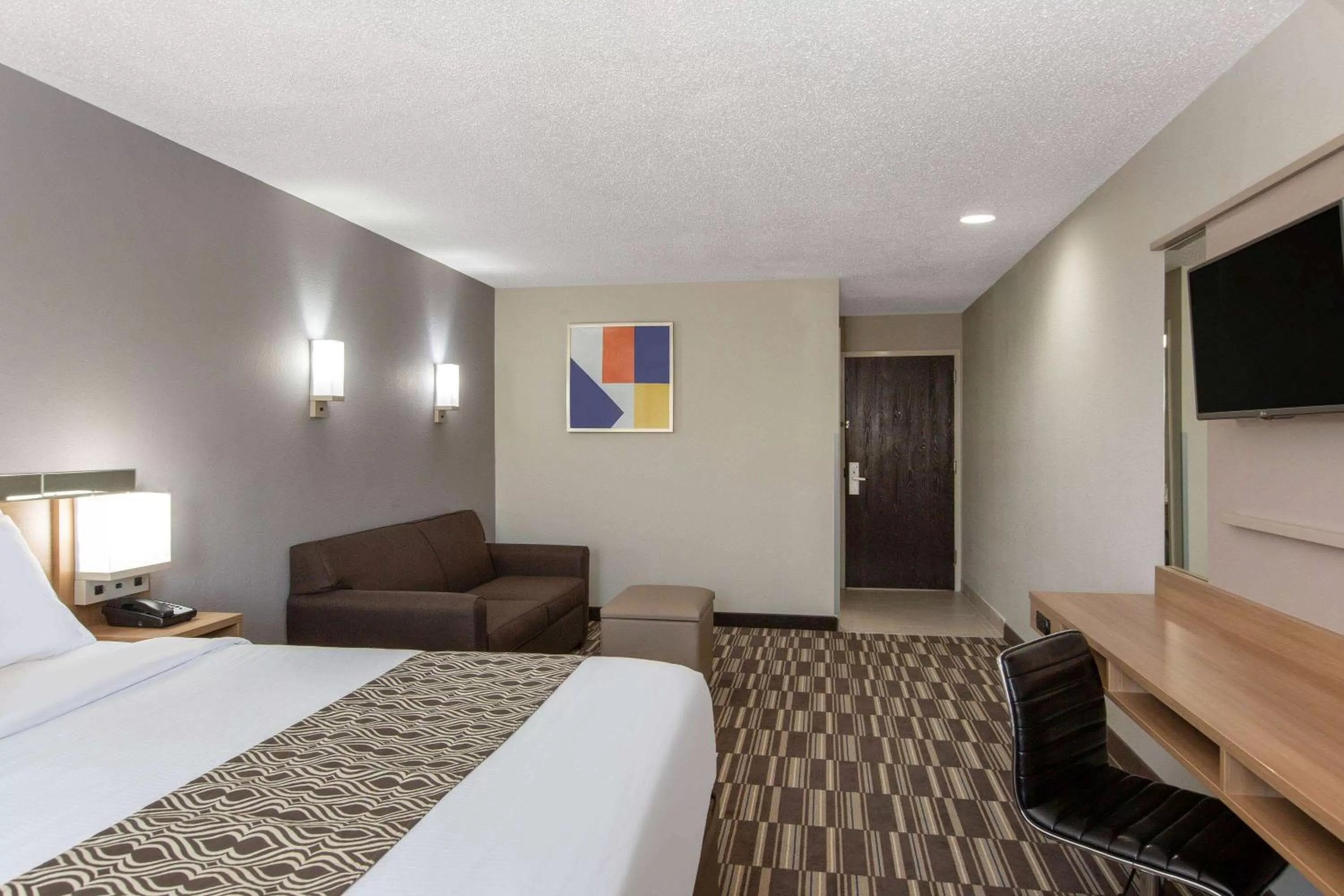 Photo of the whole room, Bed in Microtel Inn & Suites by Wyndham Augusta/Riverwatch