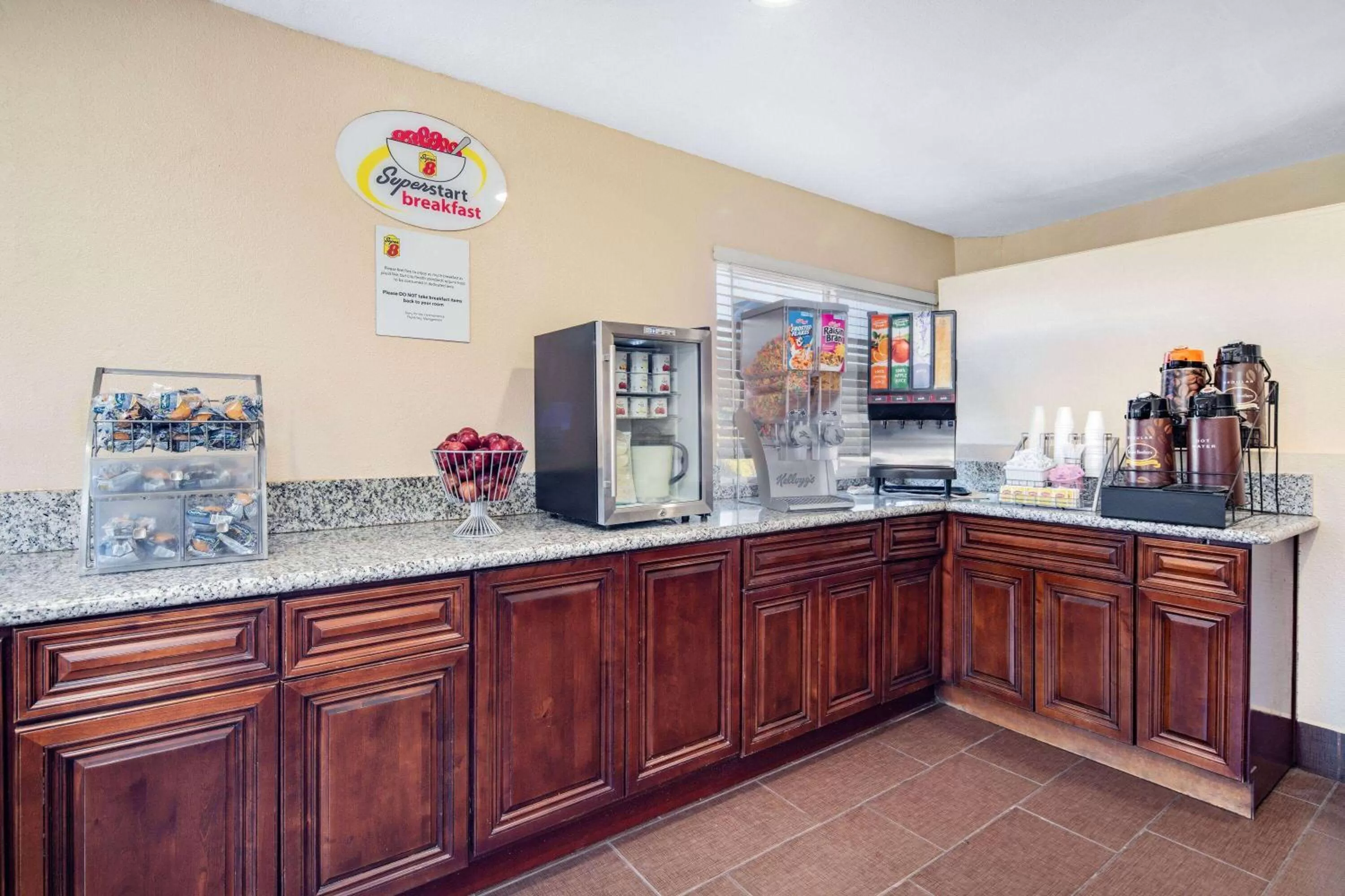 Breakfast in Super 8 by Wyndham San Diego Hotel Circle