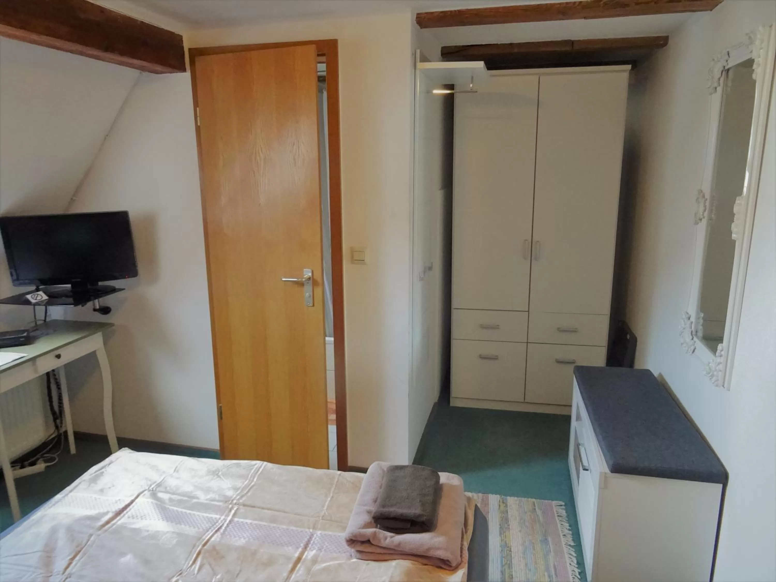 TV/Entertainment Center in Alb Hotel Schalksburg