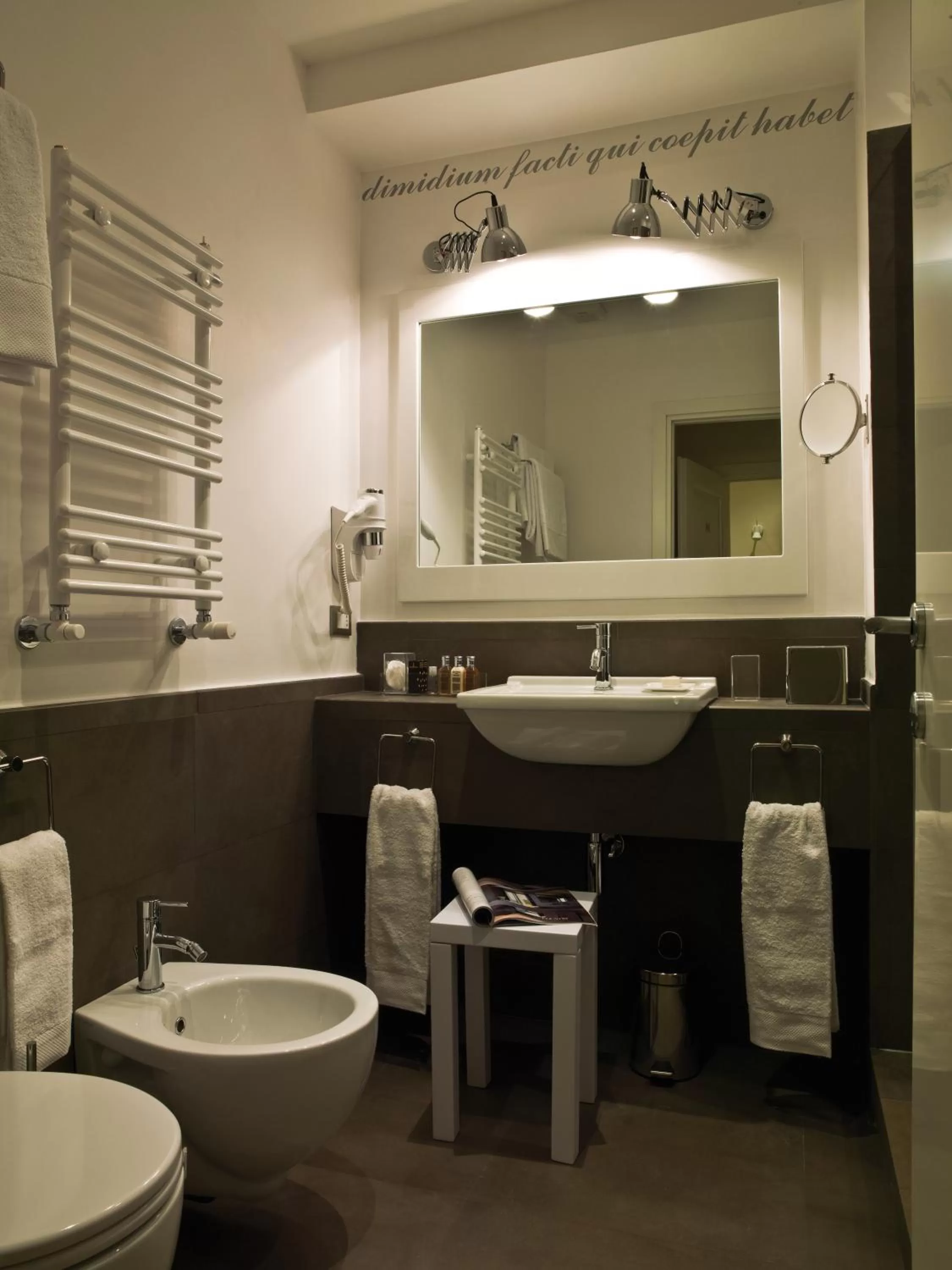 Shower in Le Stanze Di Orazio