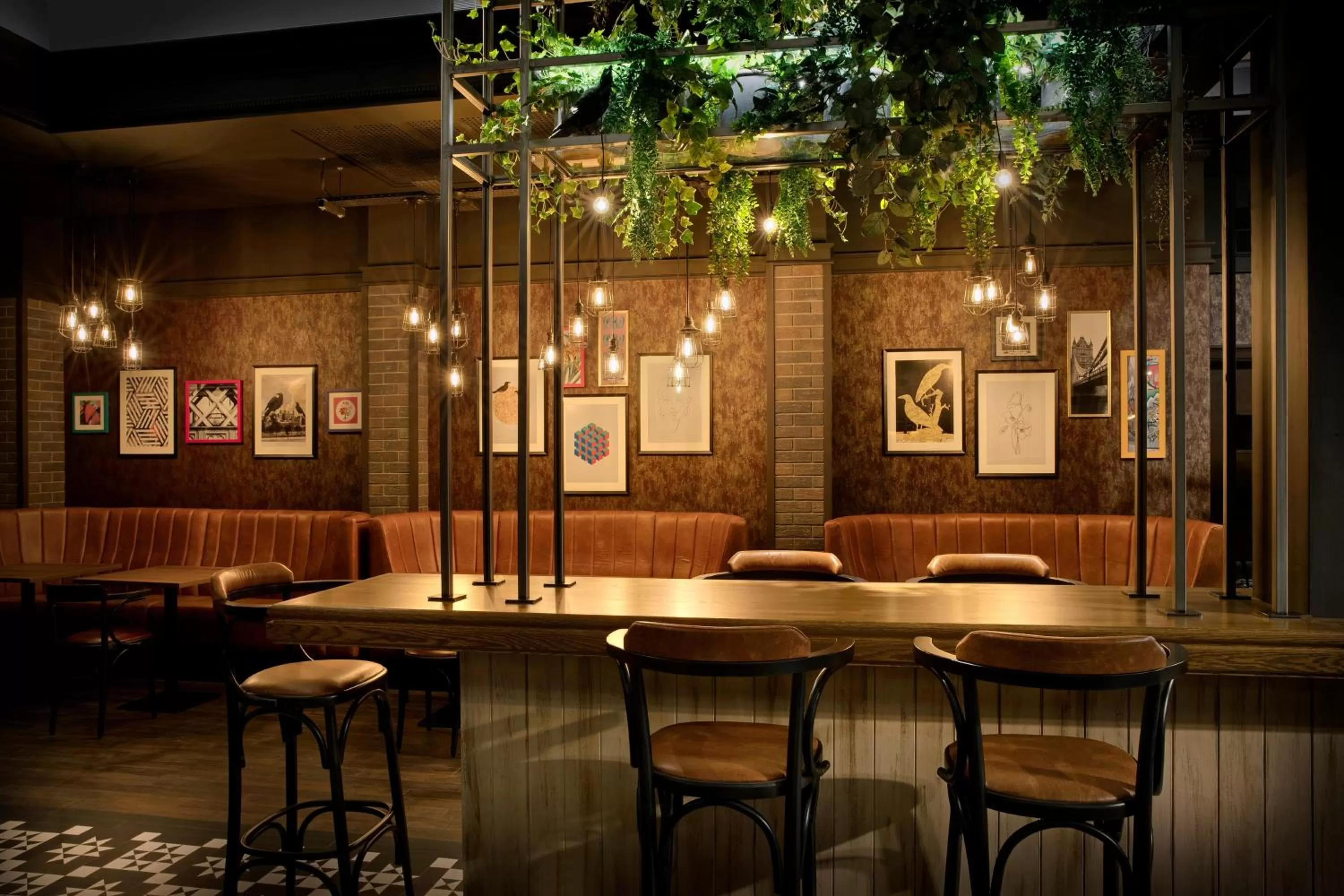 Lounge or bar in Leonardo Royal Hotel London City - Tower of London