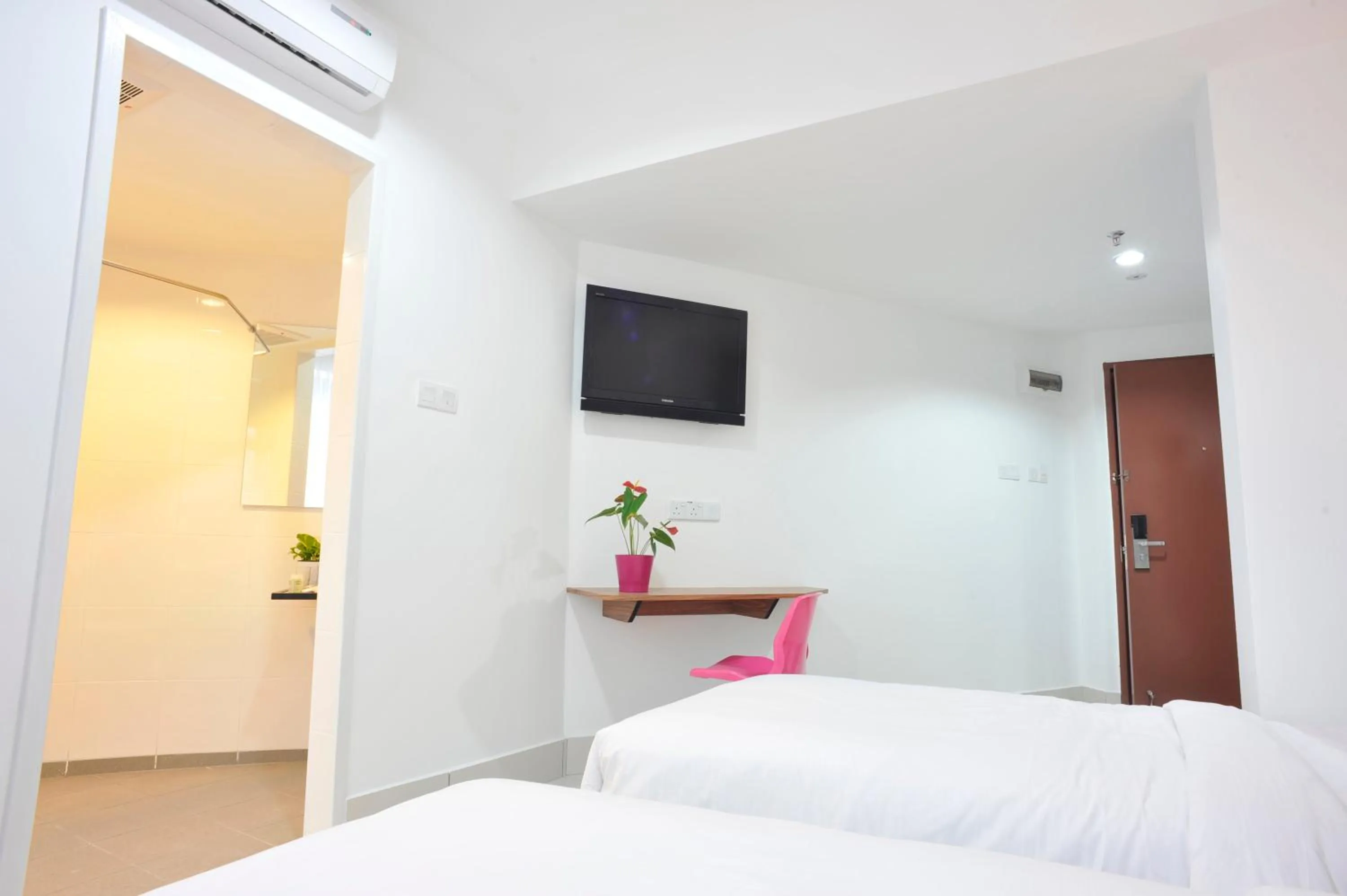 Photo of the whole room, Bed in V Hotel Kuala Lumpur