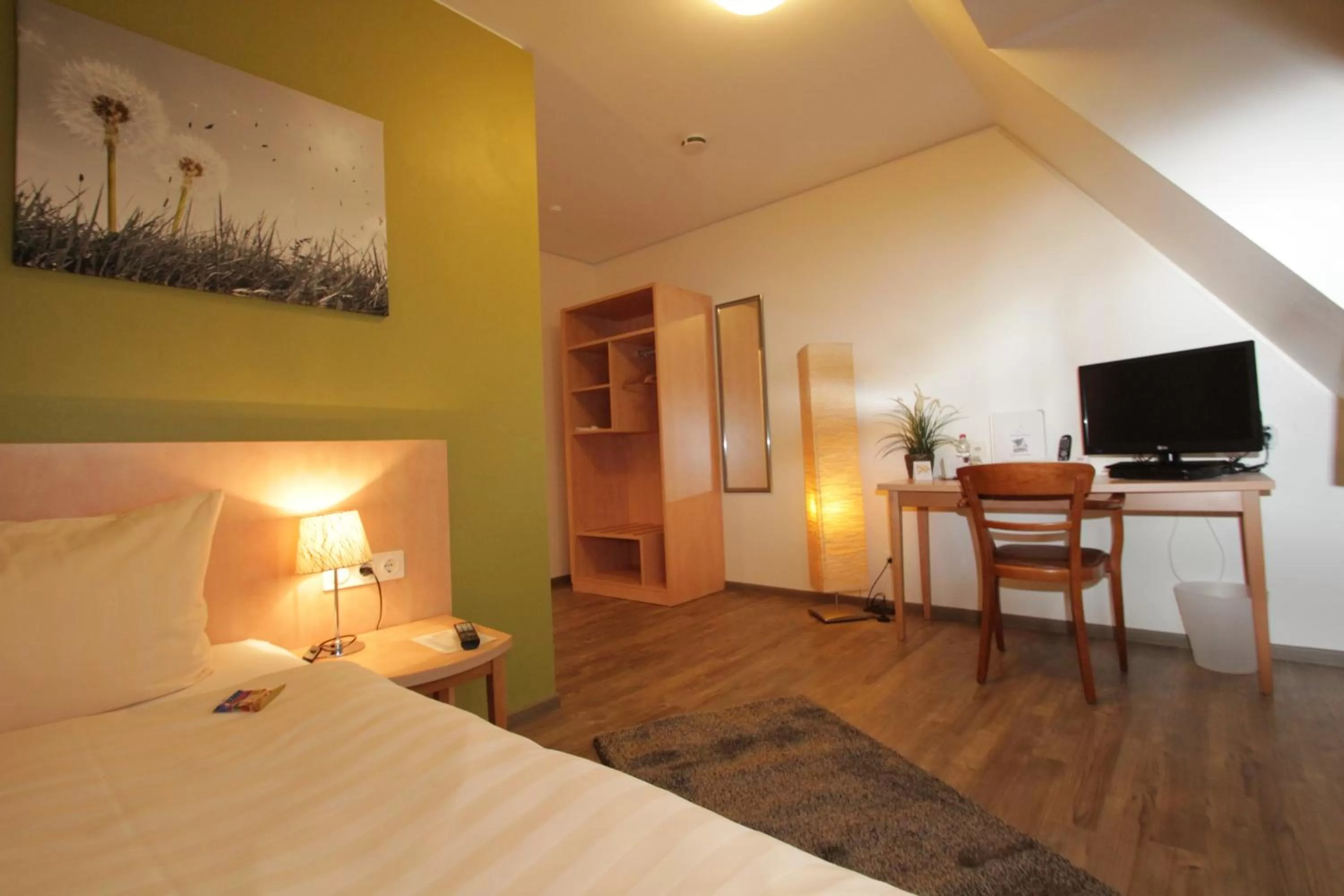 Photo of the whole room, Bed in Gasthof Weißes Roß