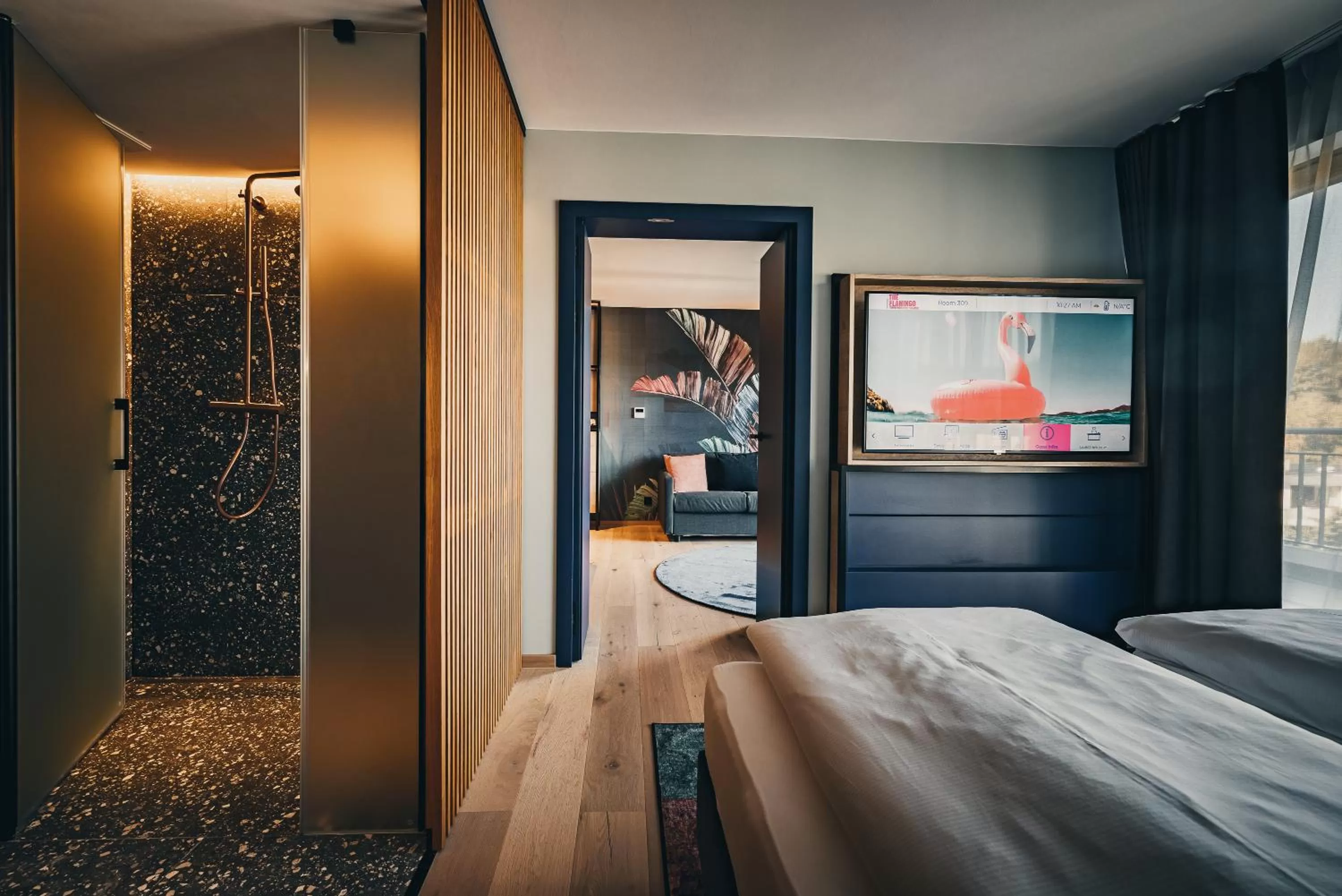 Photo of the whole room, Bed in The Flamingo