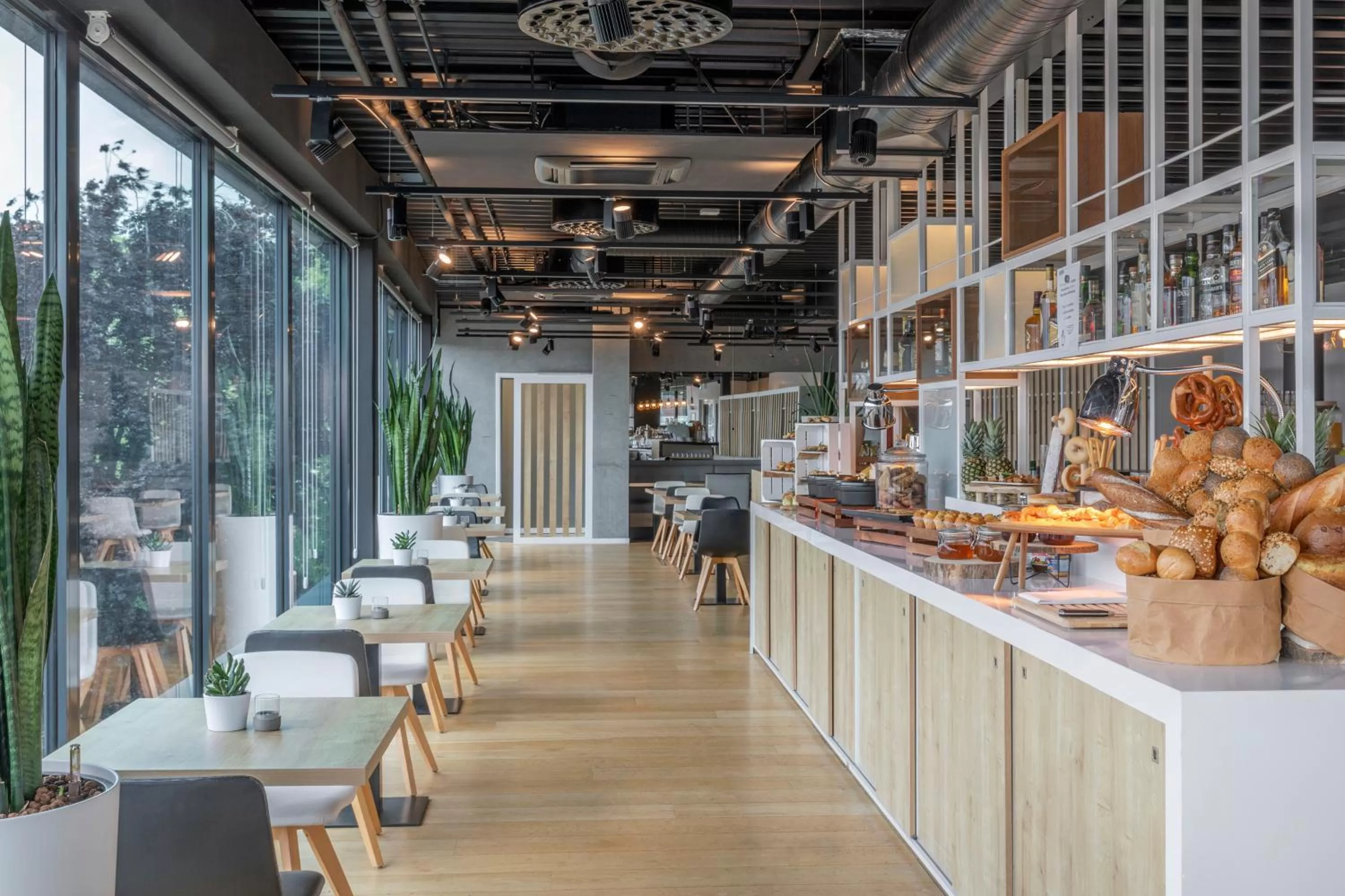 Restaurant/places to eat in INNSiDE by Meliá Aachen