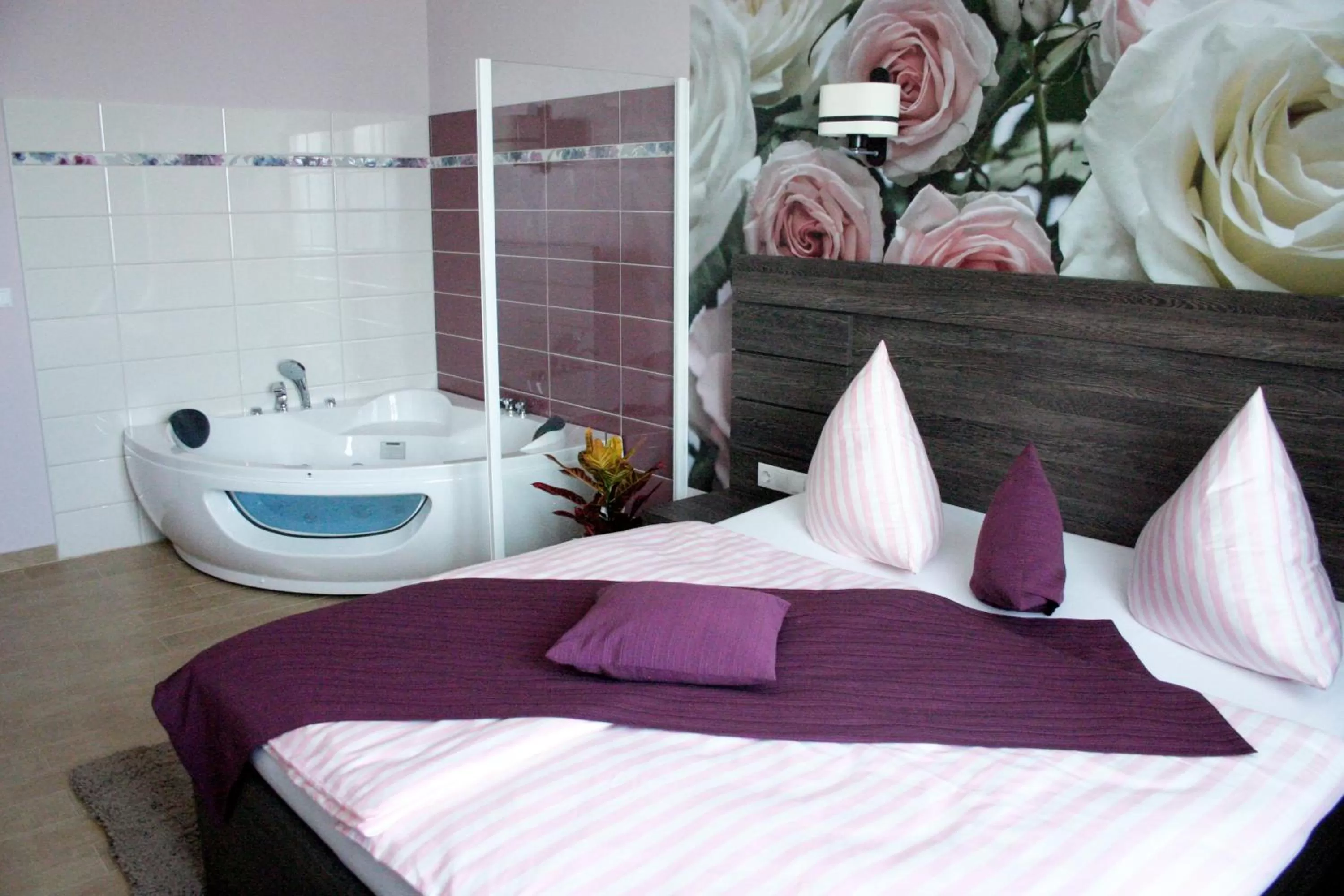 Photo of the whole room, Bed in Hotel Sheriff