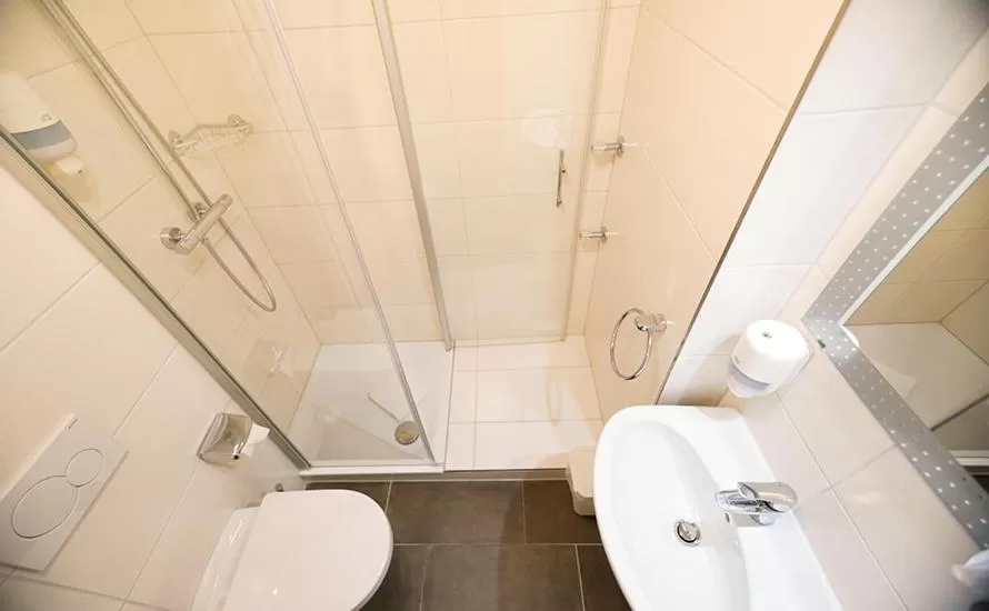 Bathroom in Hotel Waldhalle