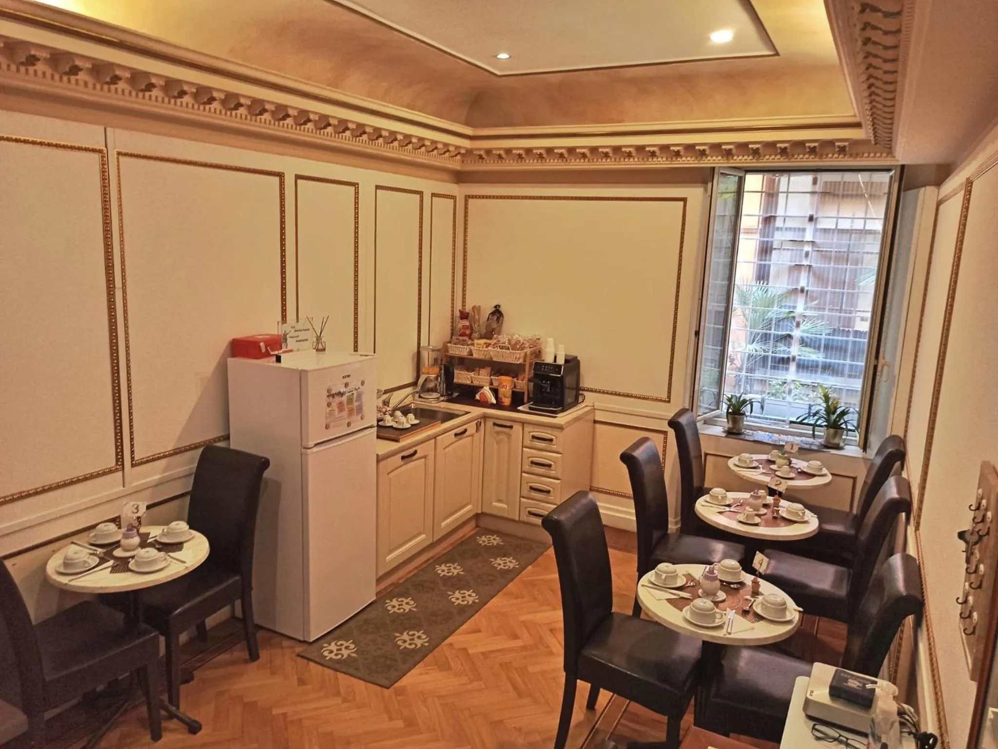 Coffee/tea facilities in Domina Popolo