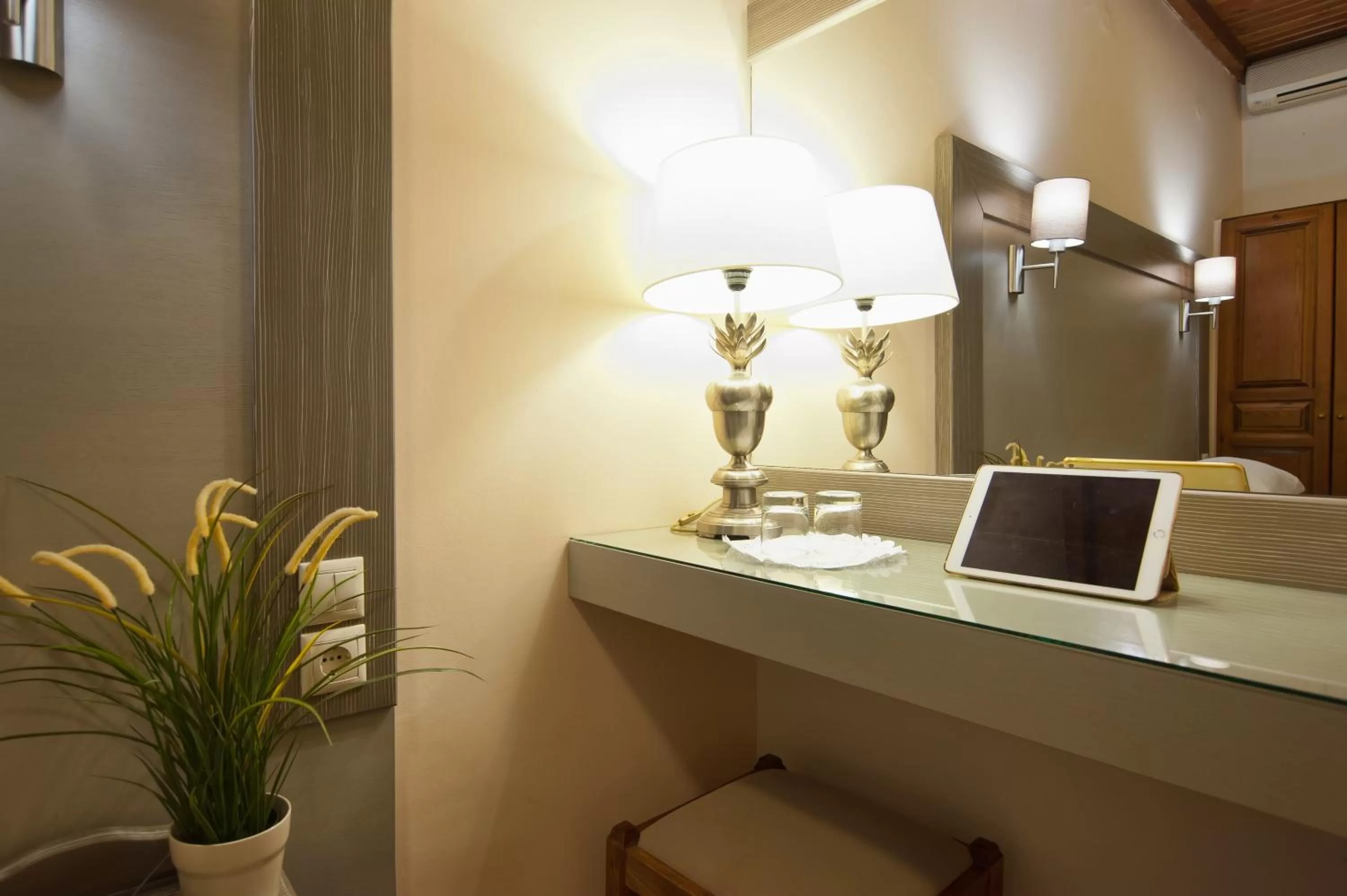 Decorative detail in Pan Hotel