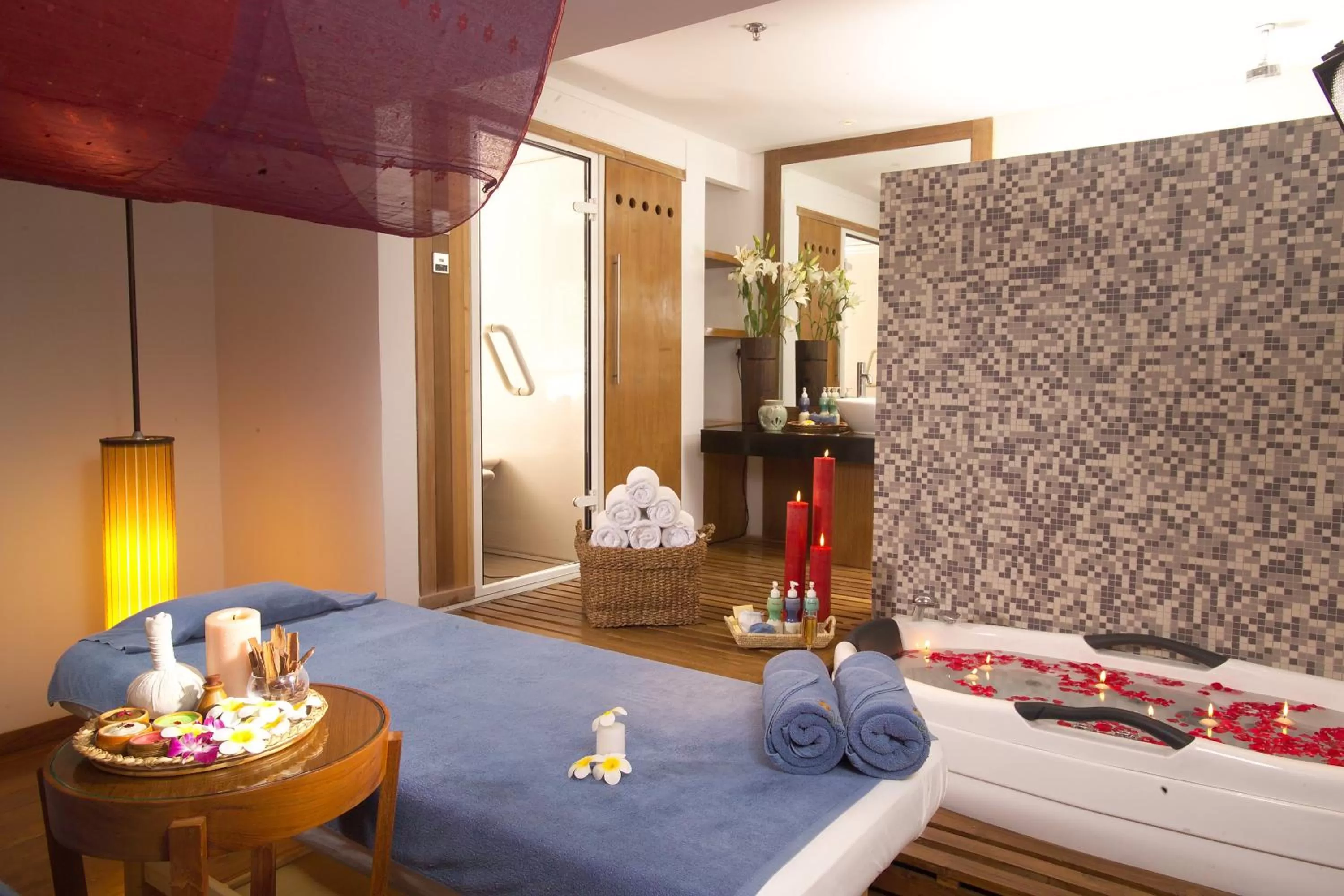 Spa and wellness centre/facilities, Bed in Radisson Blu Dhaka Water Garden