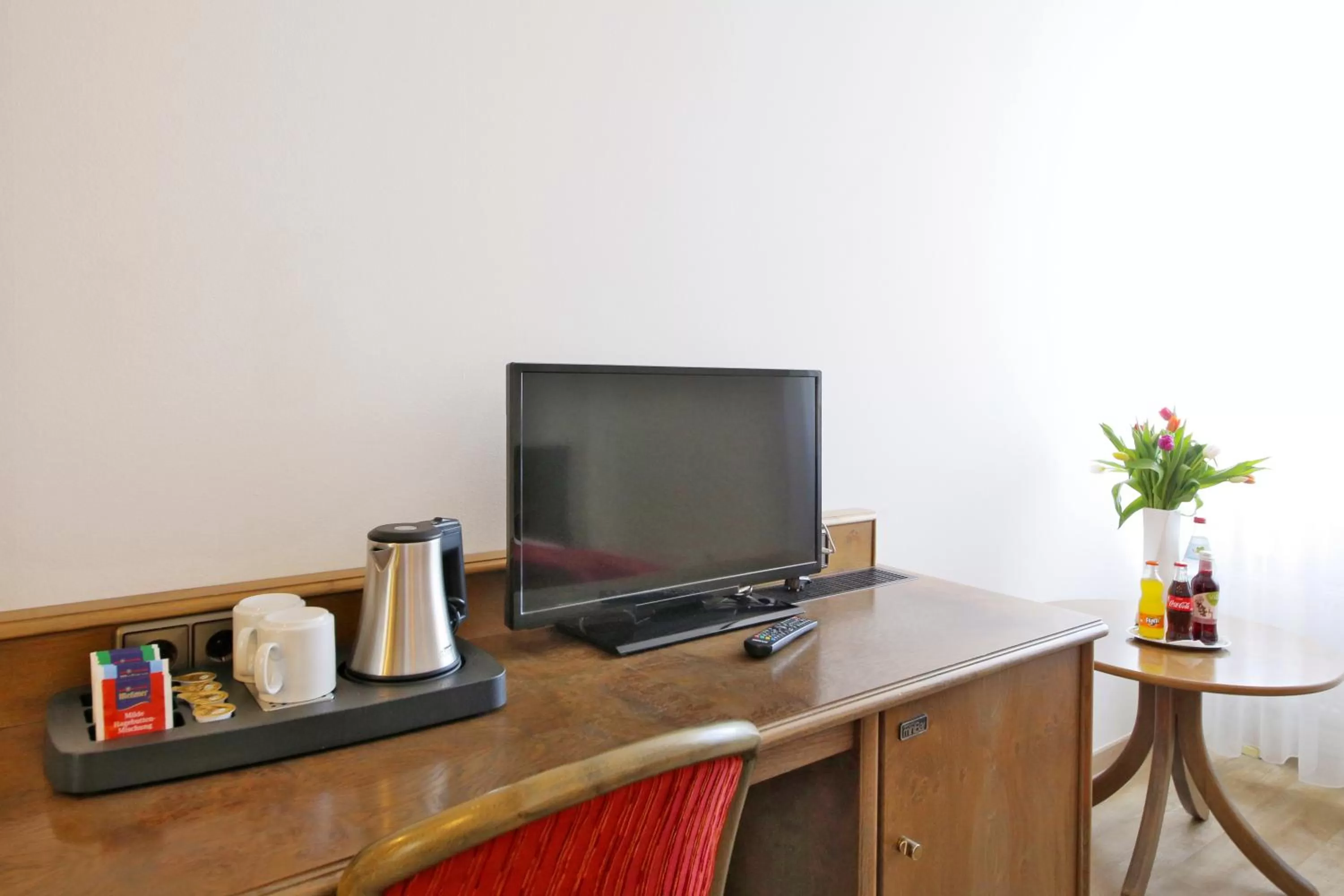 TV and multimedia, TV/Entertainment Center in Hotel Kick