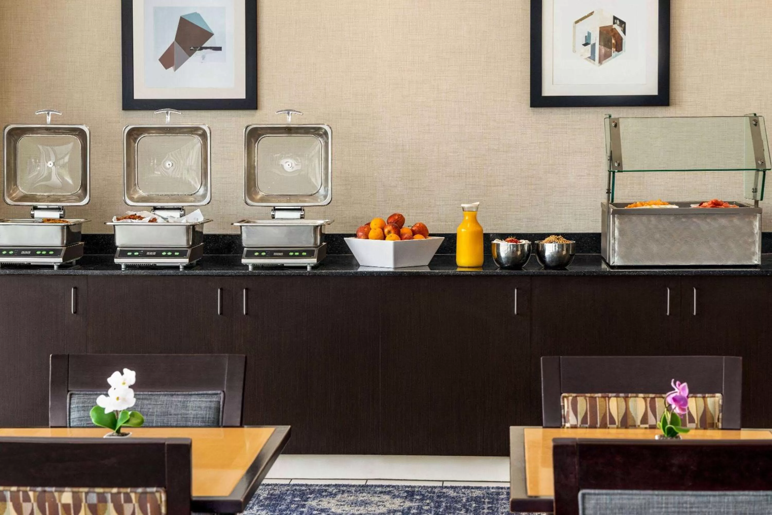 Breakfast in Wyndham Avon