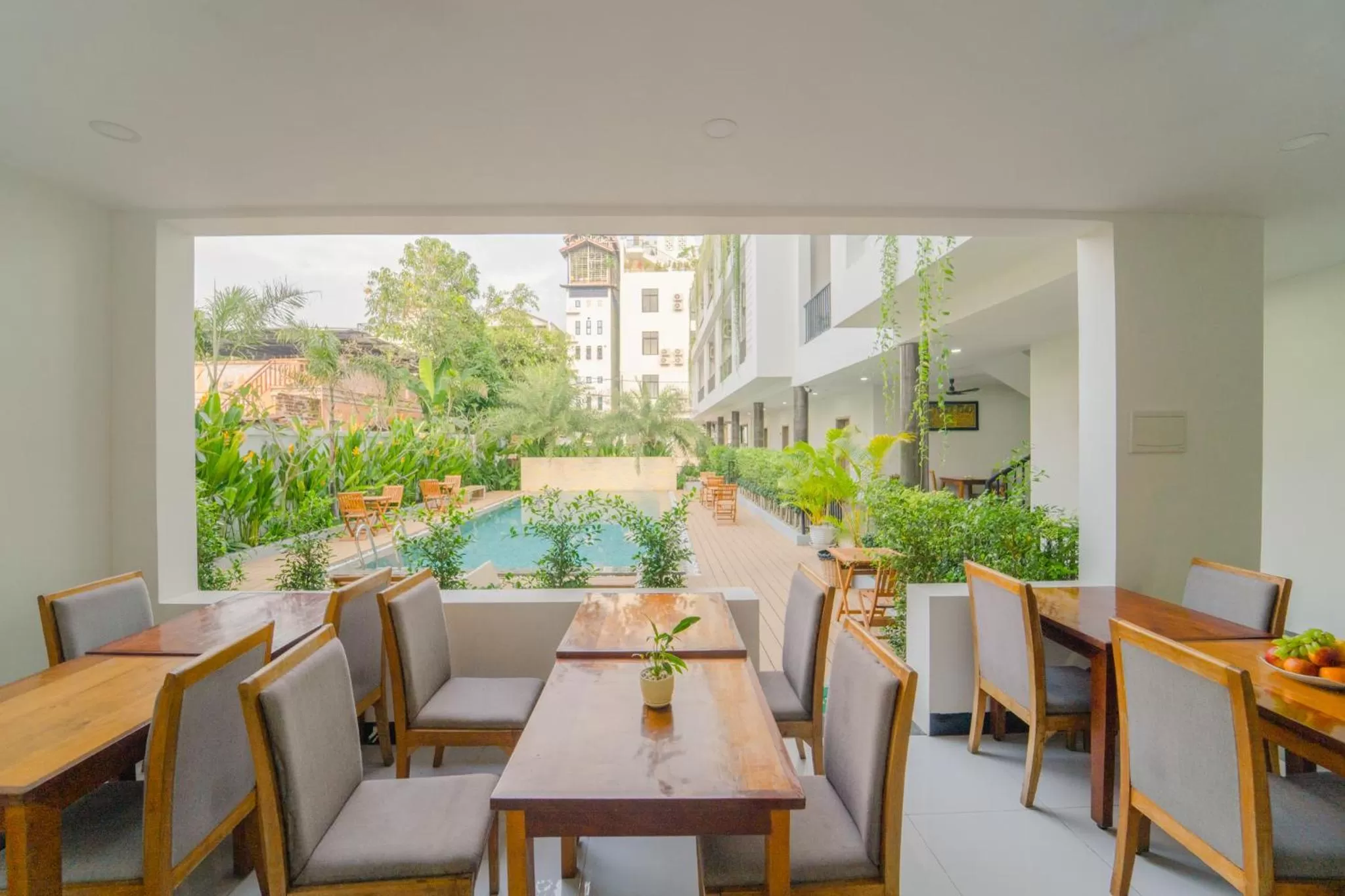 Restaurant/Places to Eat in Angkor H Villa