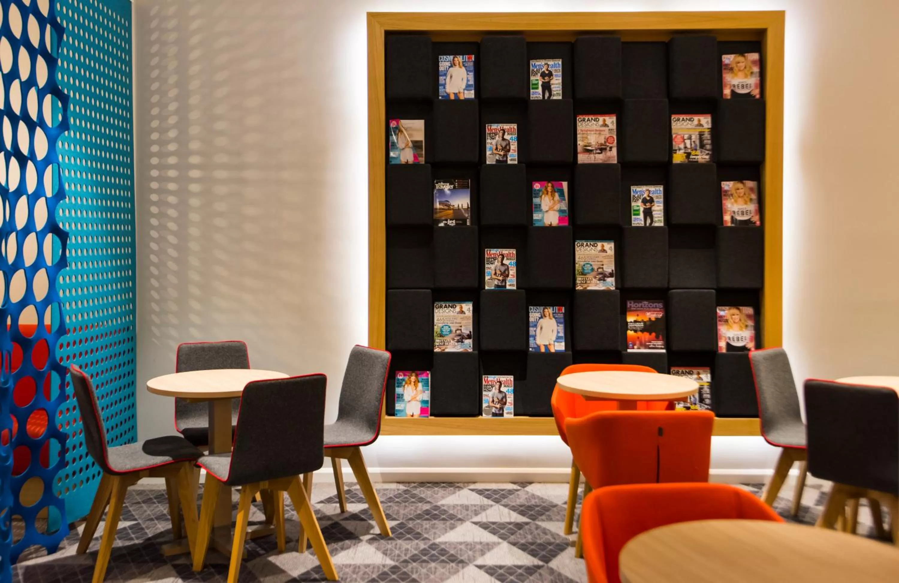 Lobby or reception in Holiday Inn Express Portsmouth – North by IHG