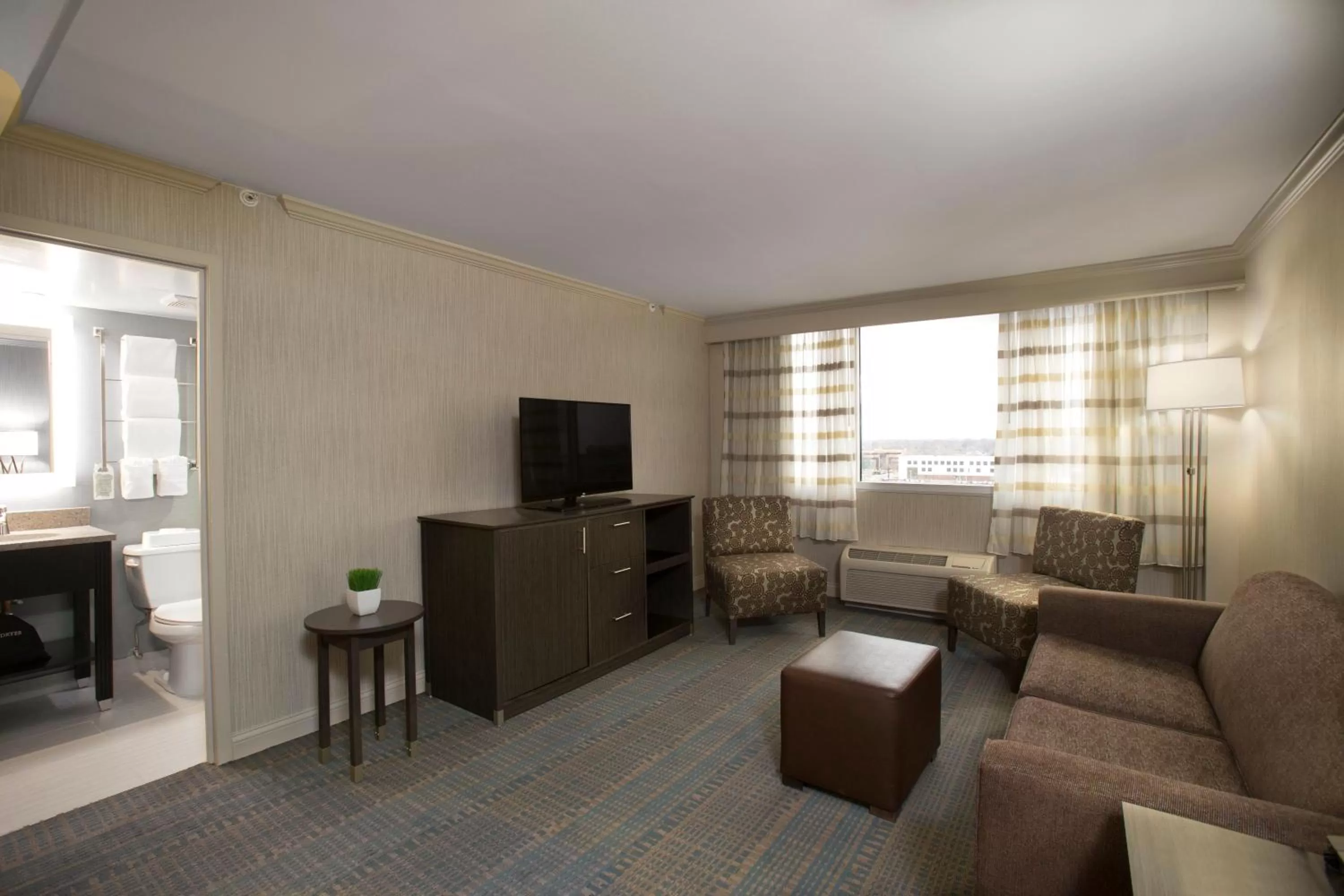 Photo of the whole room in Holiday Inn Columbus Dwtn-Capitol Square by IHG