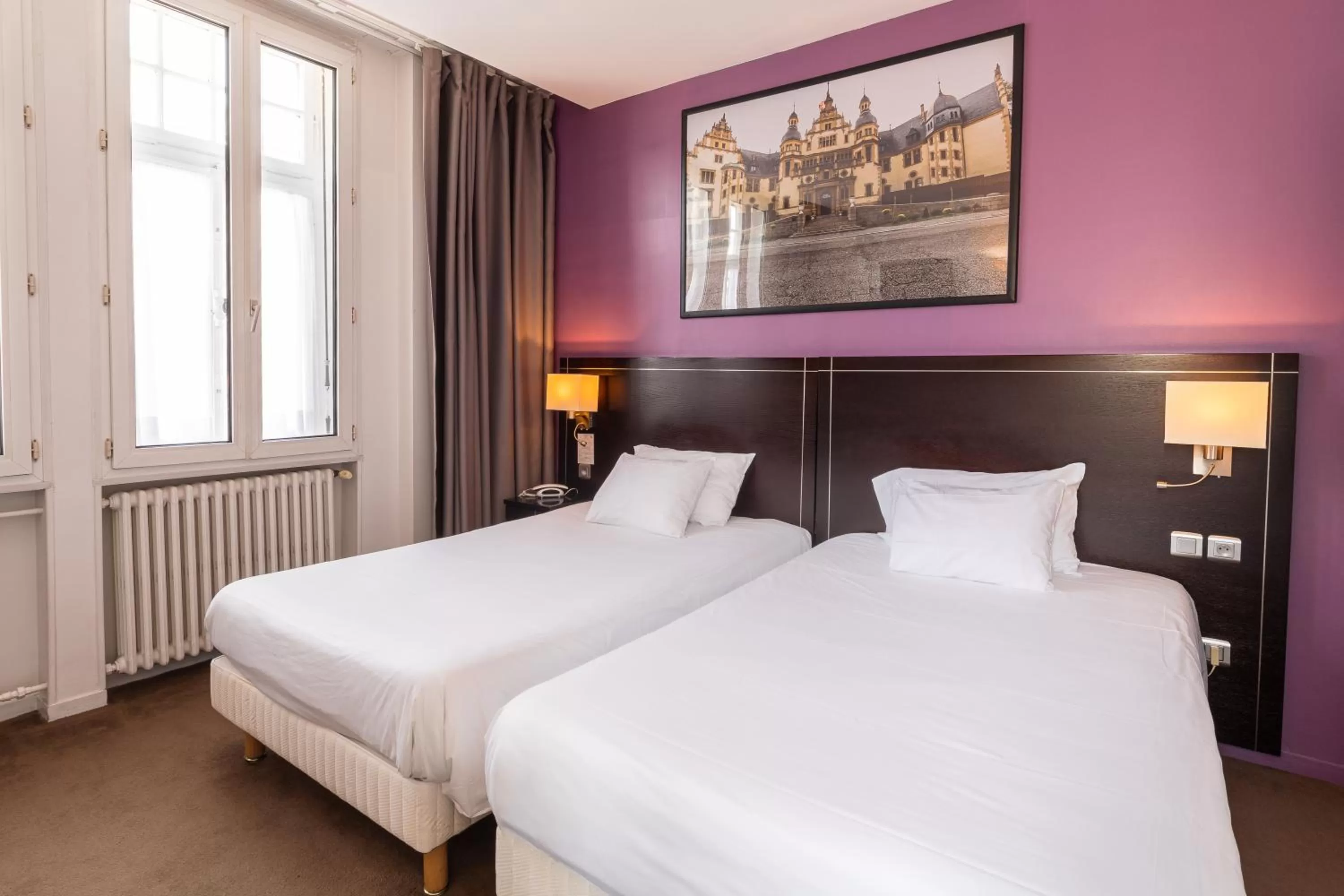 Bed in Hôtel Le Mondon Metz