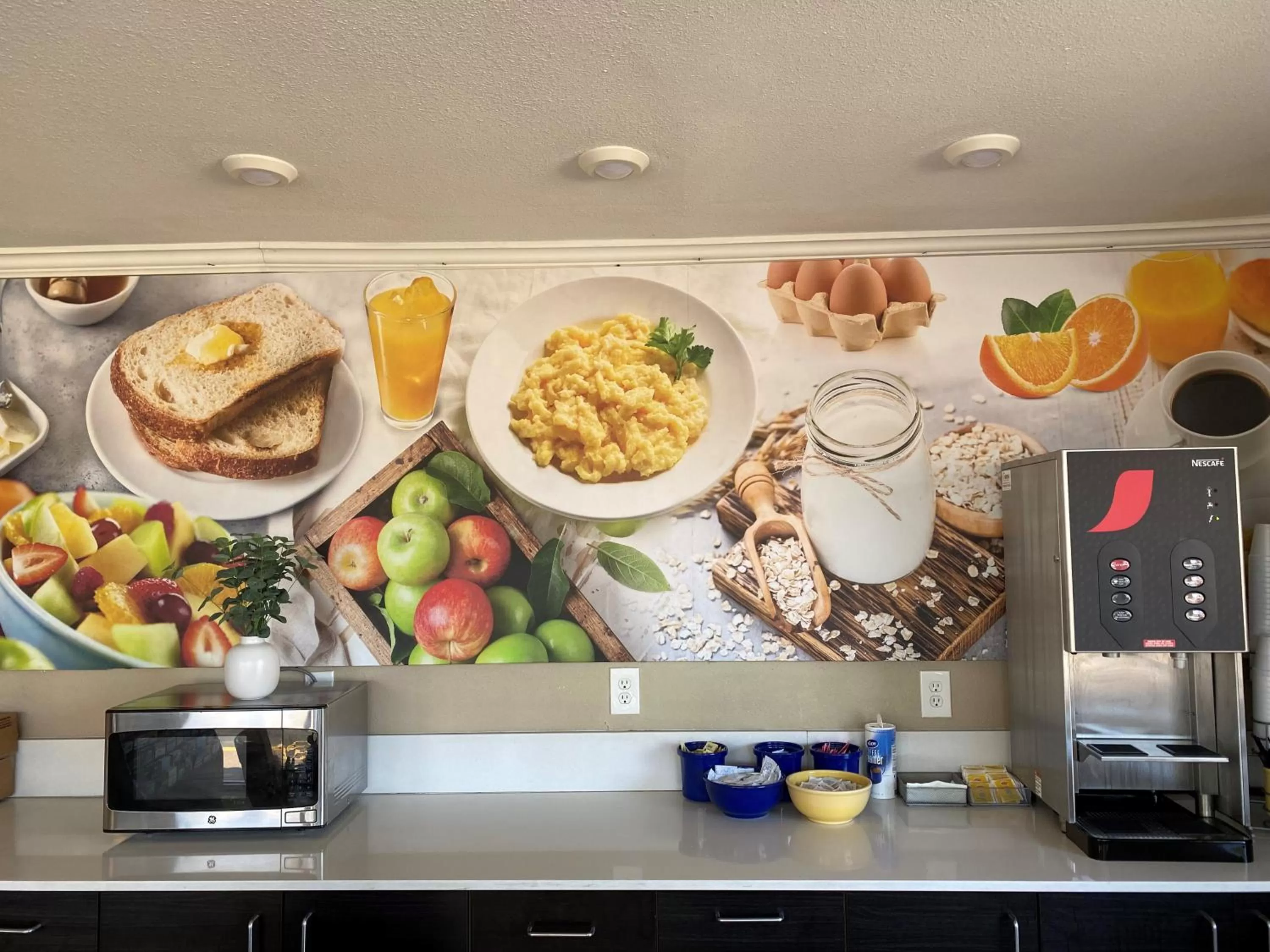 Continental breakfast in Days Inn by Wyndham St. Petersburg Central