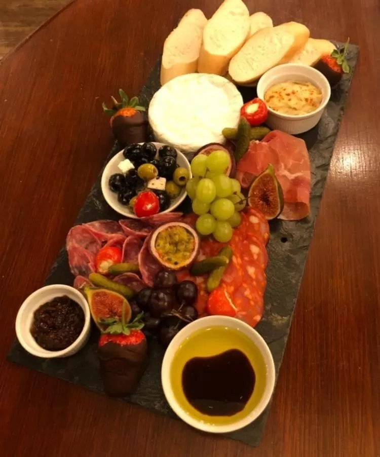 Restaurant/places to eat in Hotel Rudyard