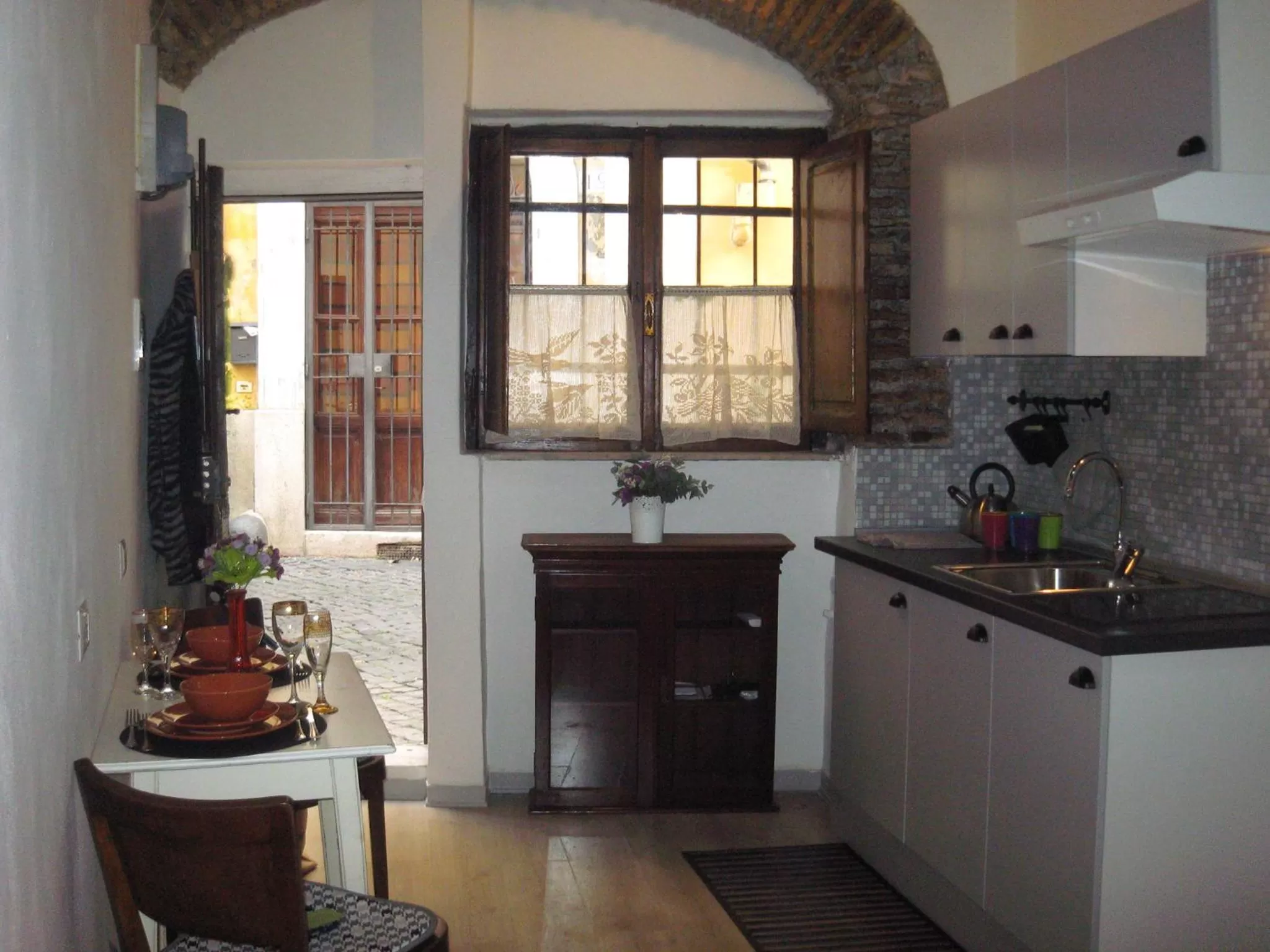 Kitchen or kitchenette in B&B Ventisei Scalini A Trastevere