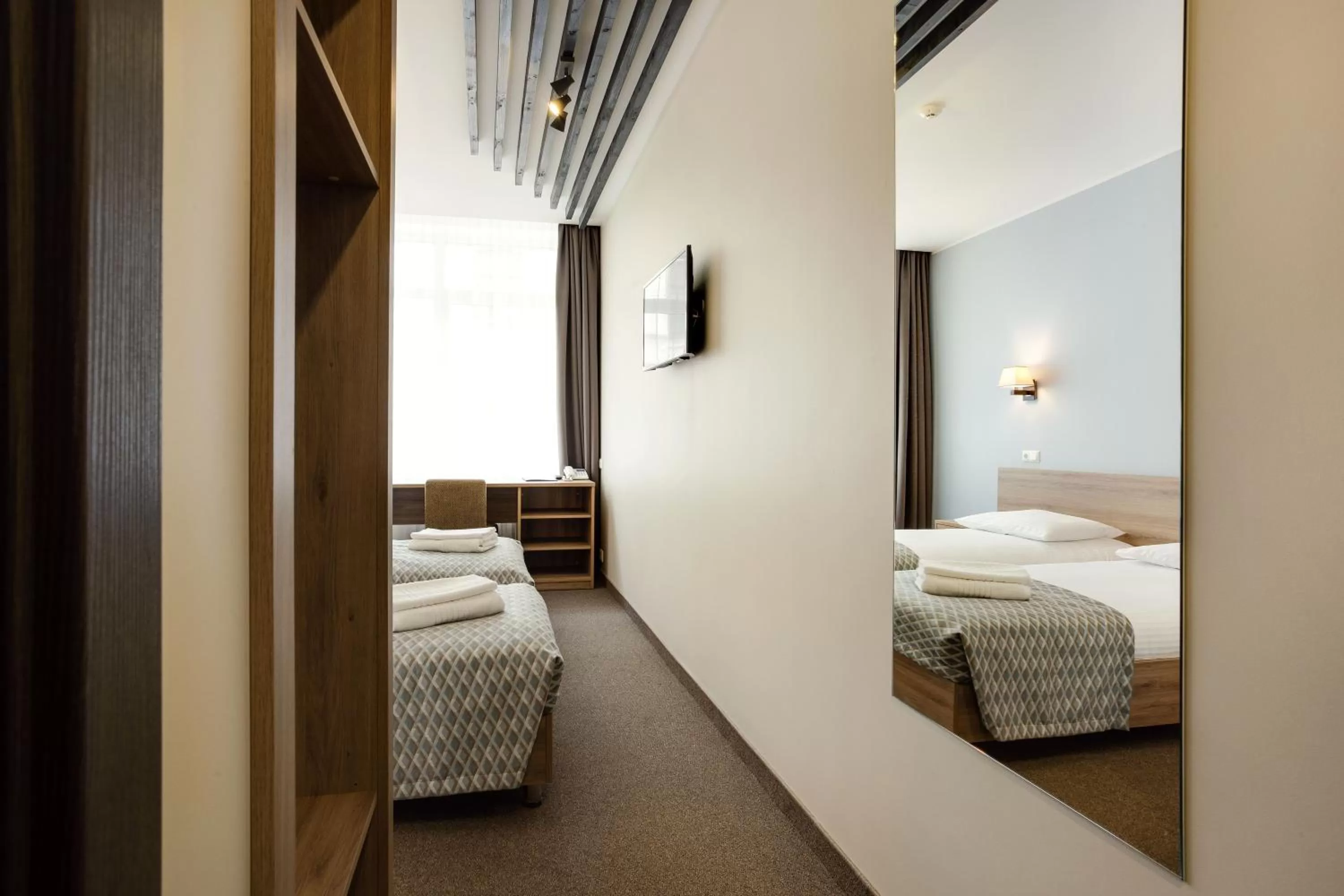 TV and multimedia, Bed in Old Town Trio